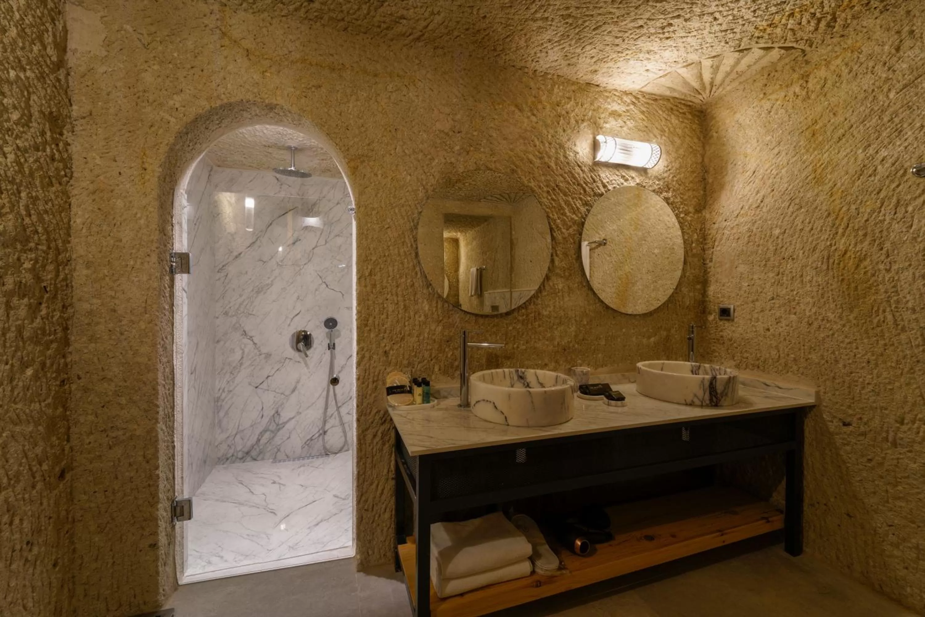 Shower in The Niche Cave Hotel