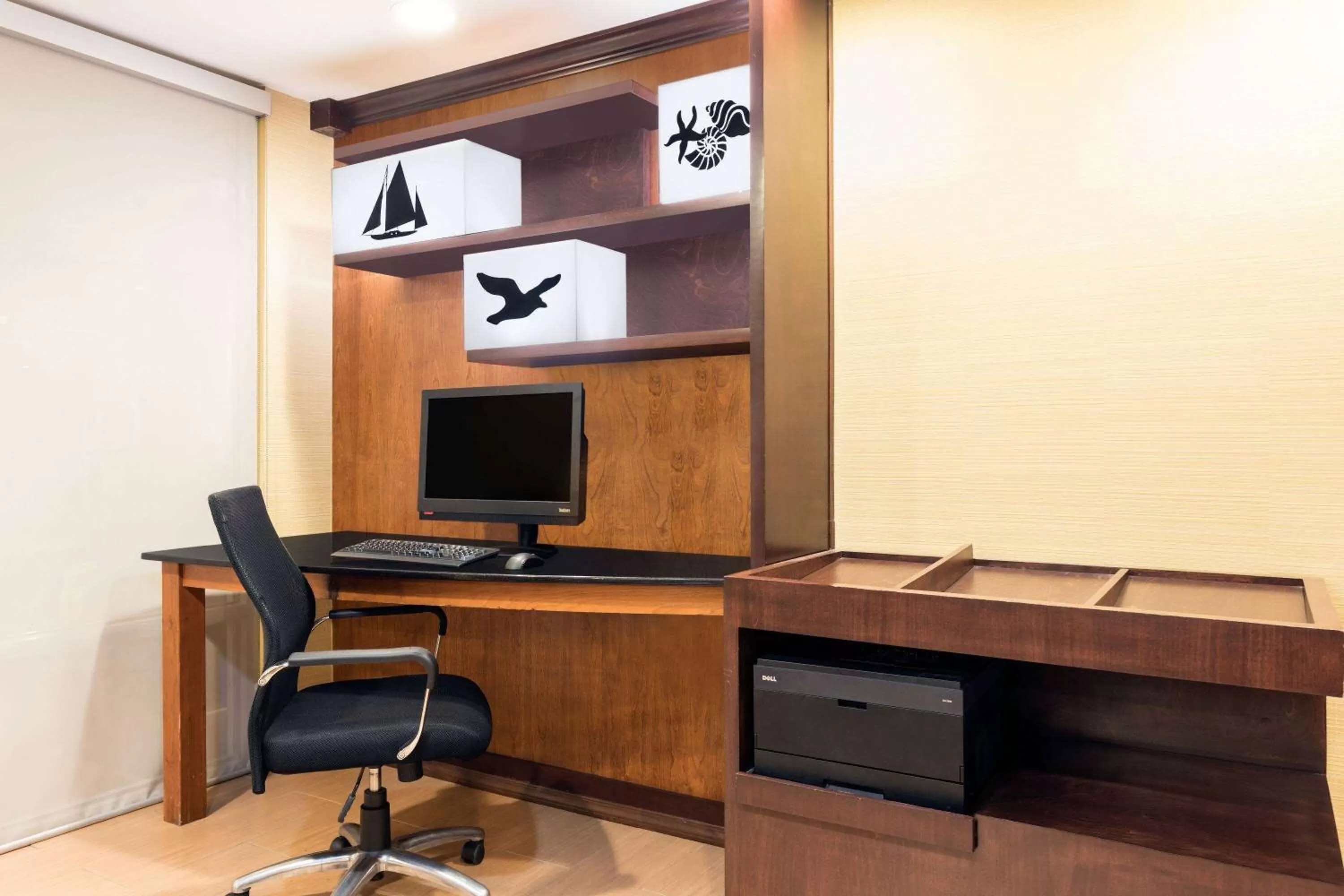 Business facilities in Baymont by Wyndham Savannah Midtown