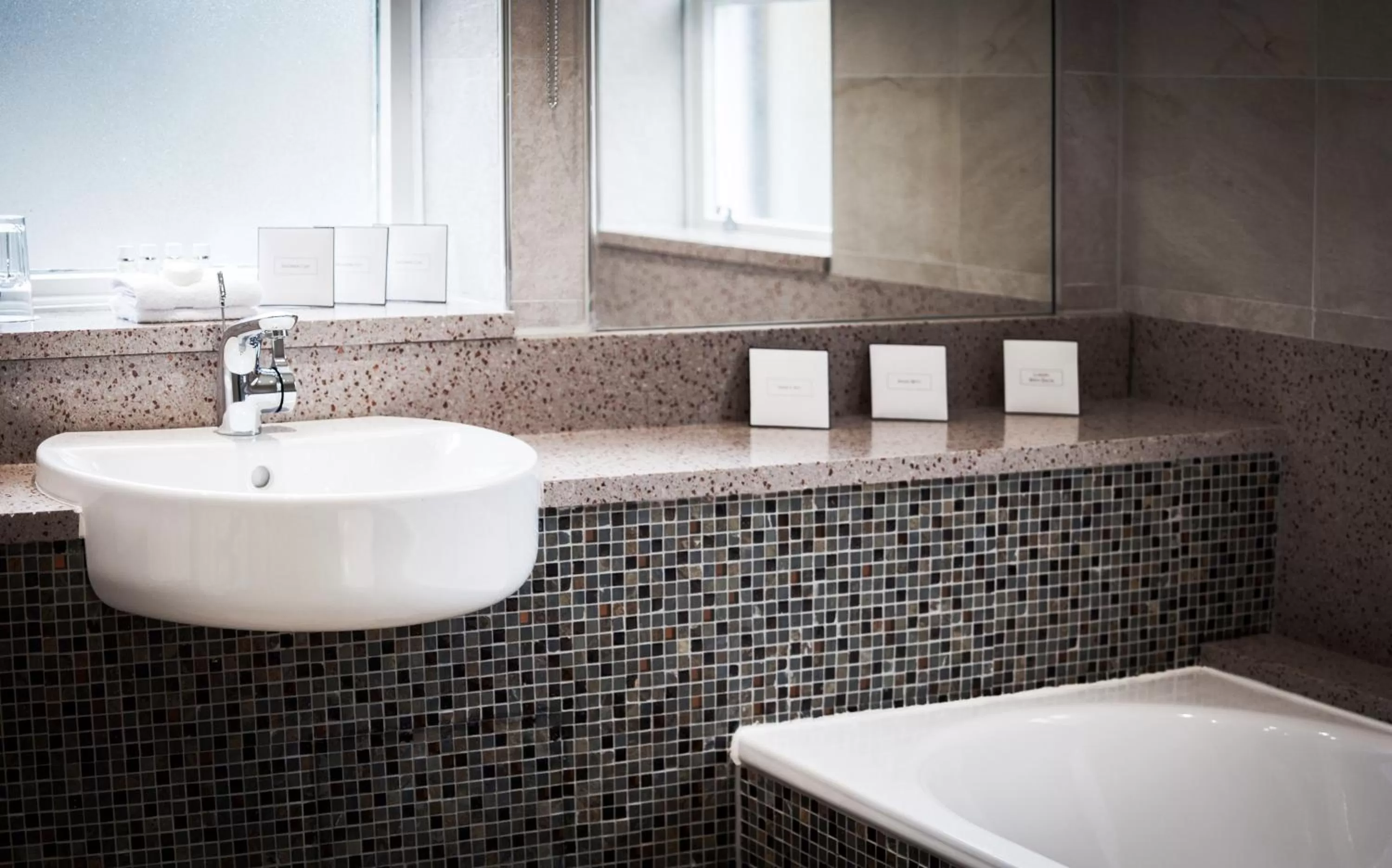 Restaurant/places to eat in Trout Hotel