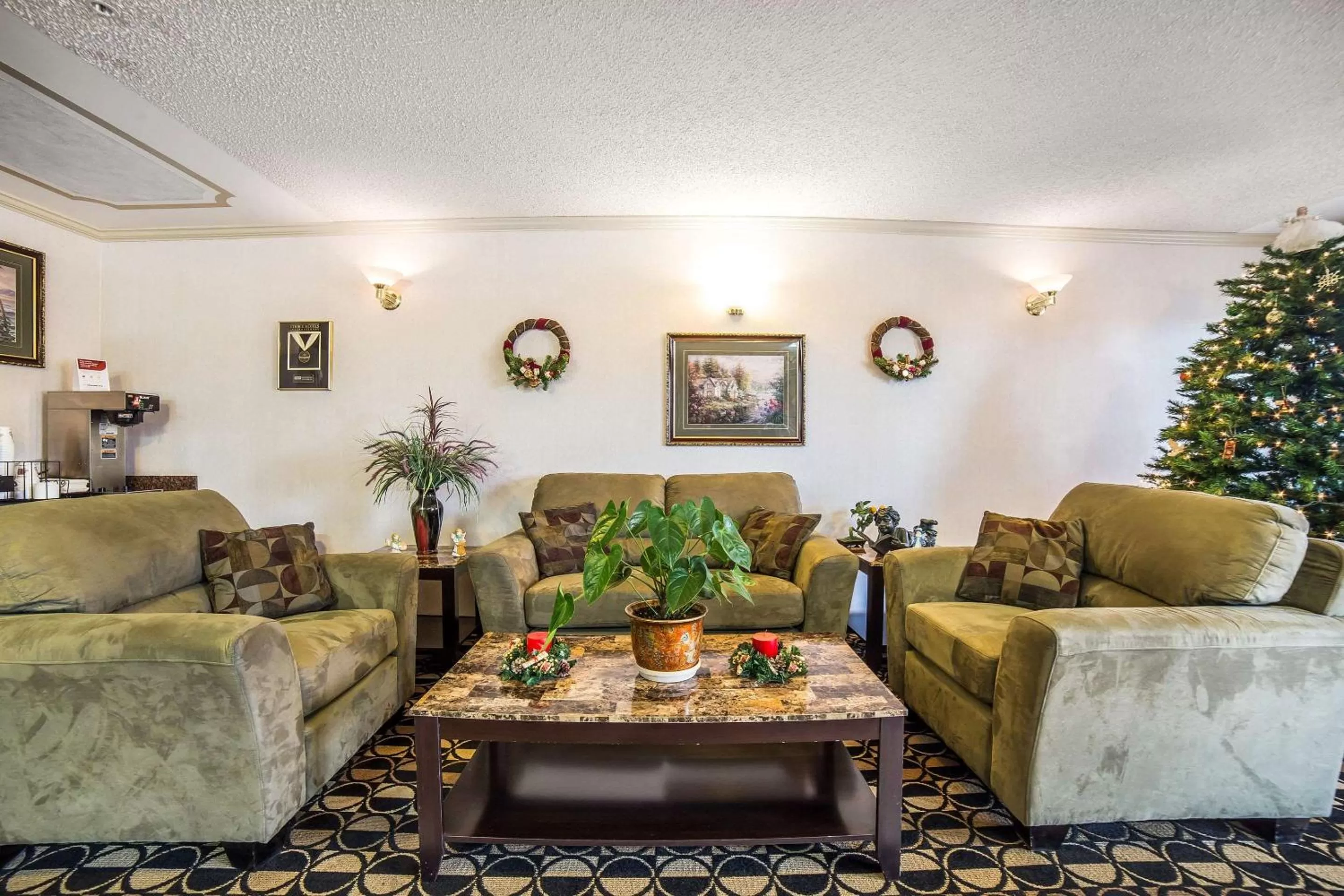 Lobby or reception in FairBridge Inn & Suites Sunnyside
