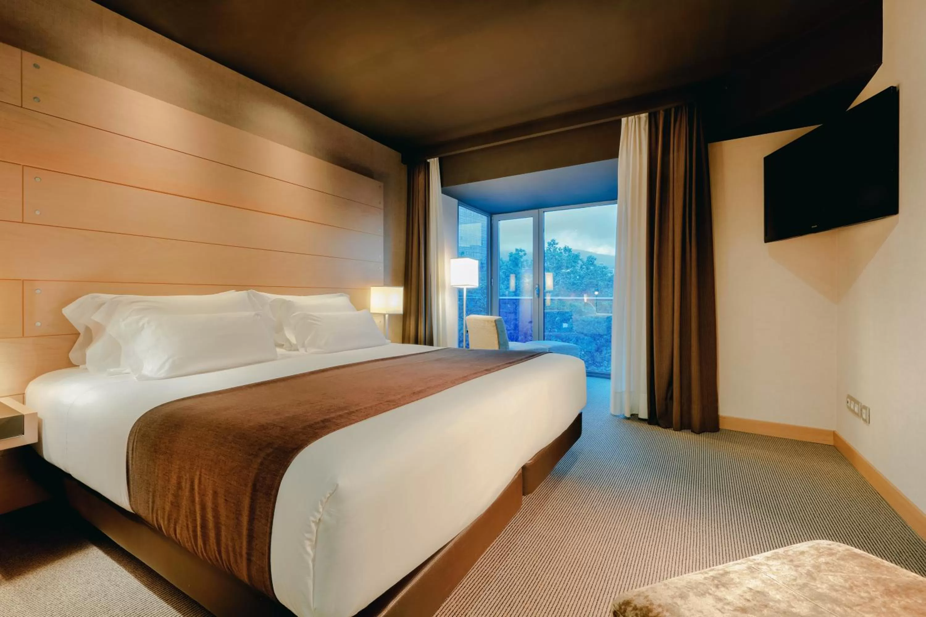 Bedroom, Bed in Hesperia Bilbao