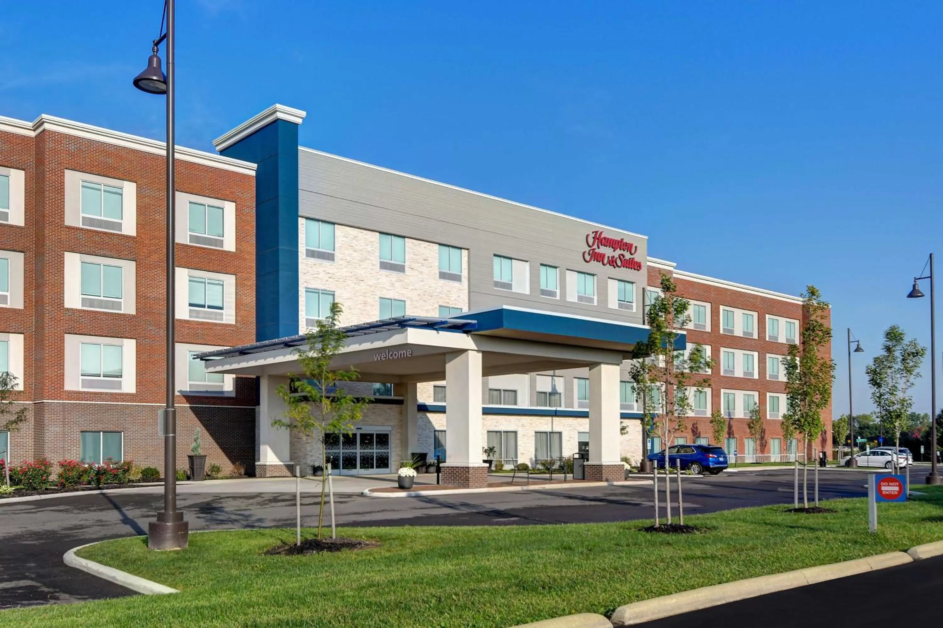 Property building in Hampton Inn & Suites Canal Winchester Columbus