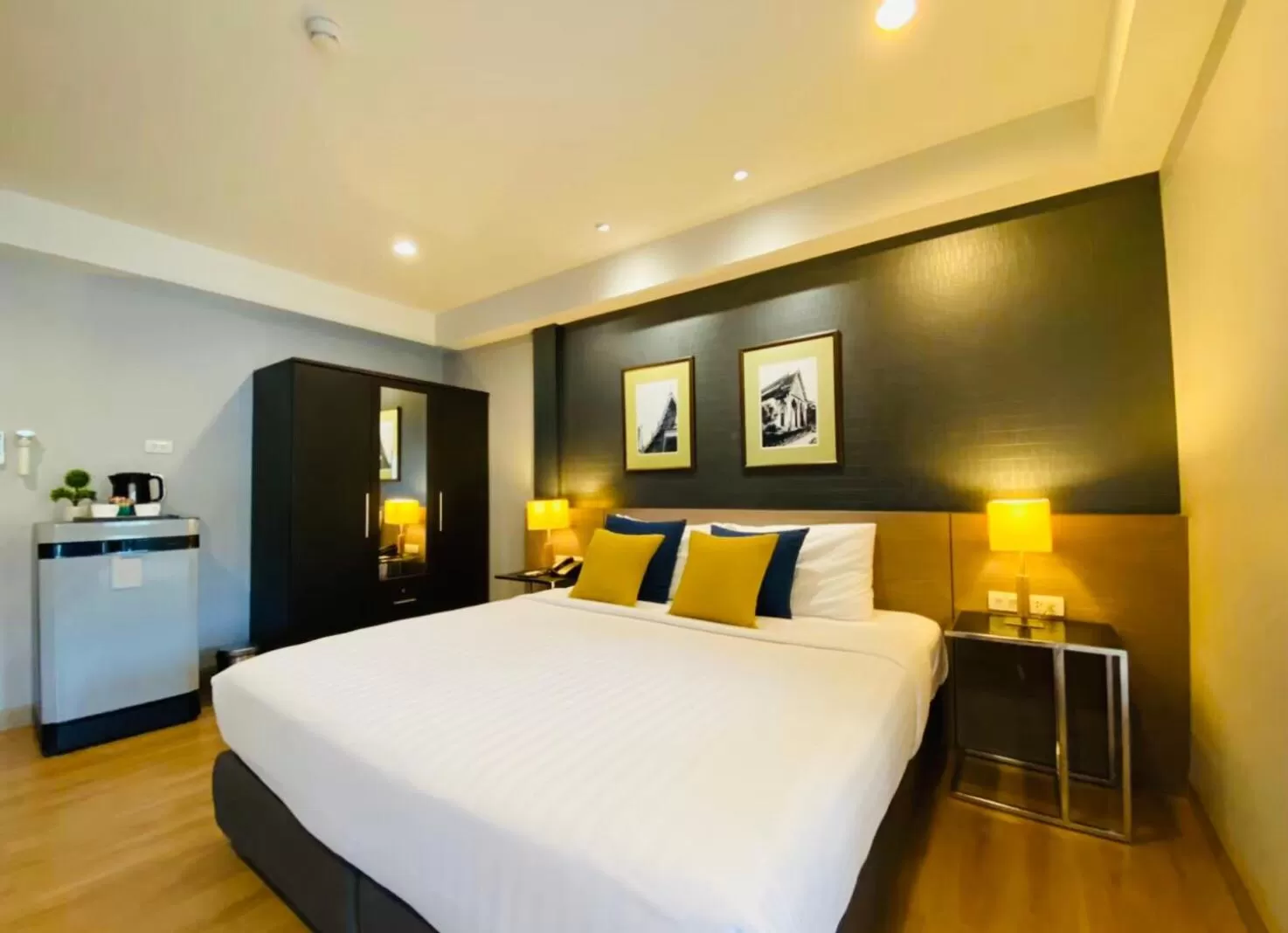 Bed in Alt Hotel Nana by UHG