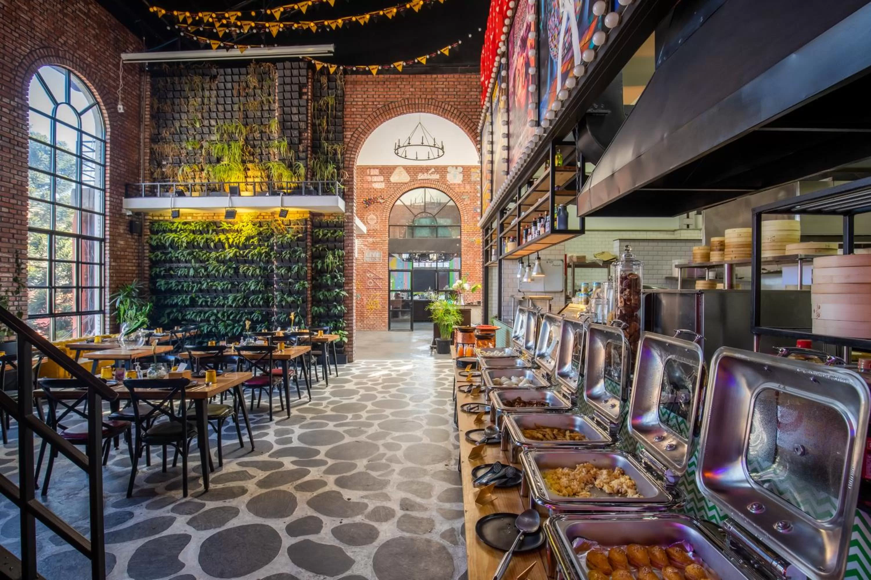 Buffet breakfast in Gaas BaasCo