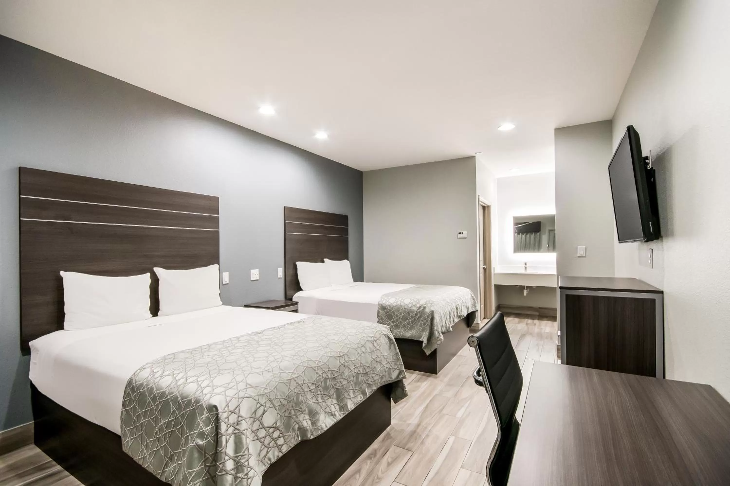 Bed in Americas Best Value Inn & Suites Northeast Houston Downtown I-610