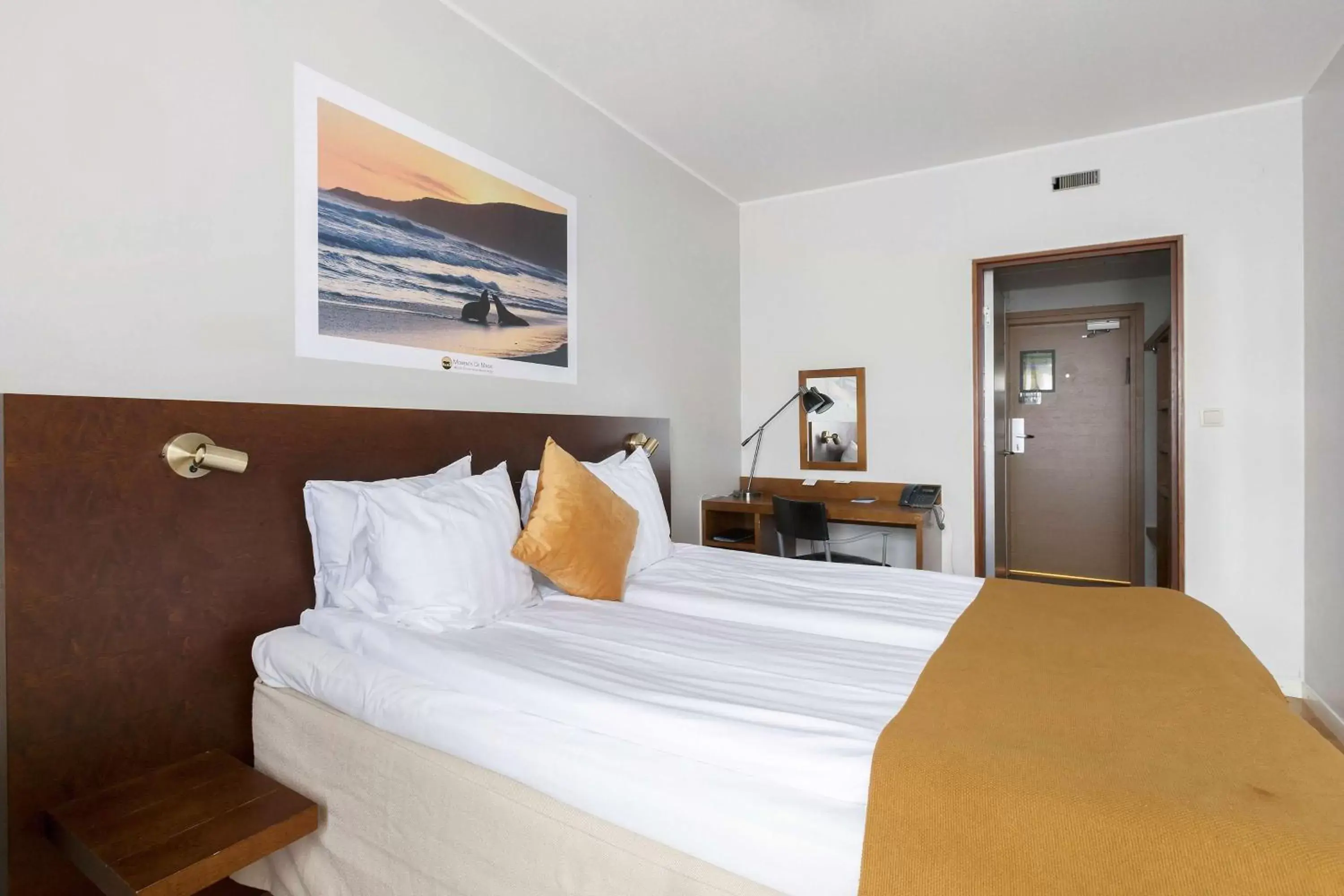 Standard Twin Room in Best Western Plaza Hotel Standard Twin Room in Best Western Plaza Hotel