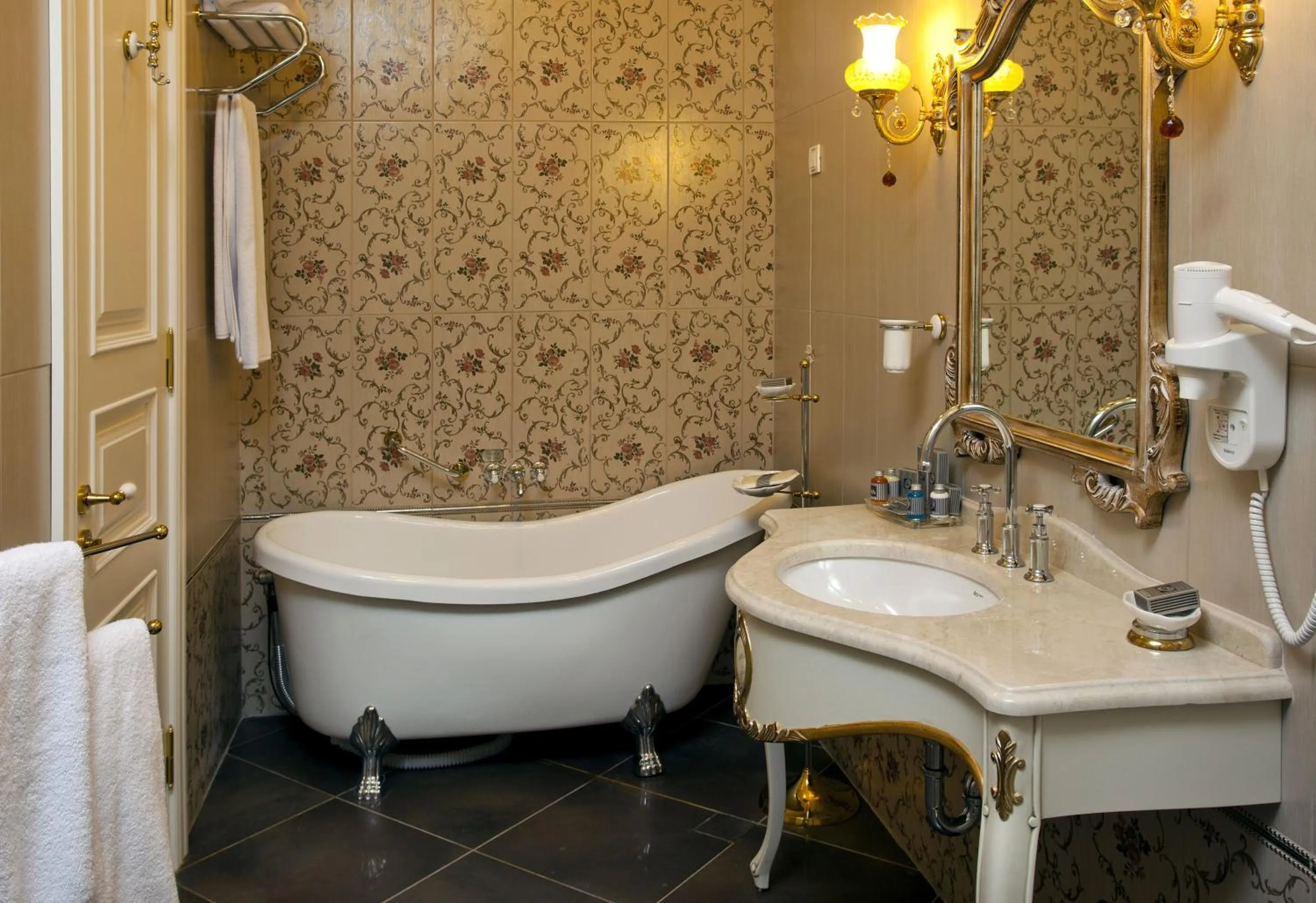 Bathroom in Limak Yalova Thermal Boutique Hotel