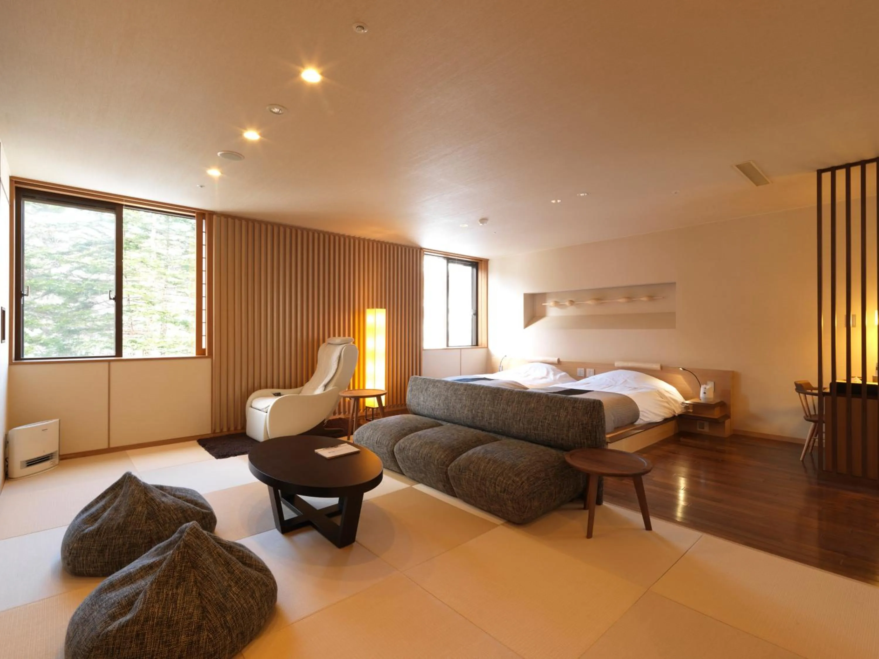 Photo of the whole room, Bed in Niseko Konbu Onsen Tsuruga Moku-no-sho