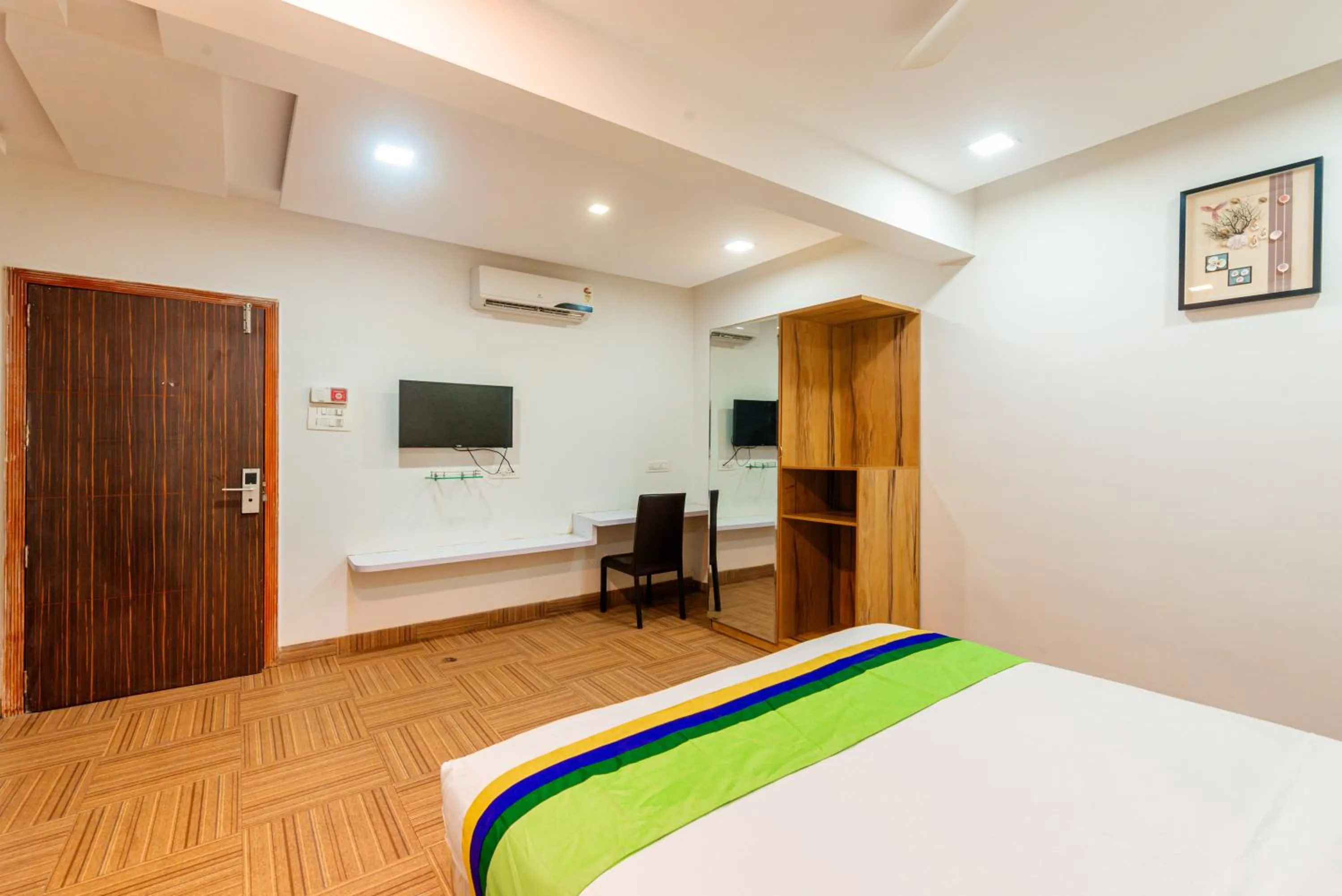 Bedroom in Treebo Trend Spring Brooks - Koregaon Park