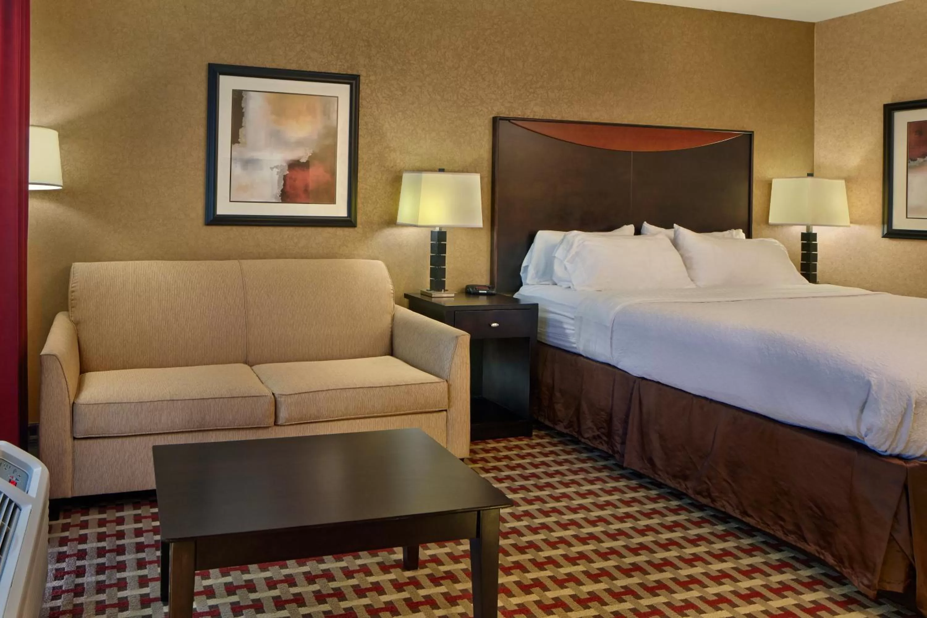 Photo of the whole room, Bed in Holiday Inn Jacksonville E 295 Baymeadows by IHG