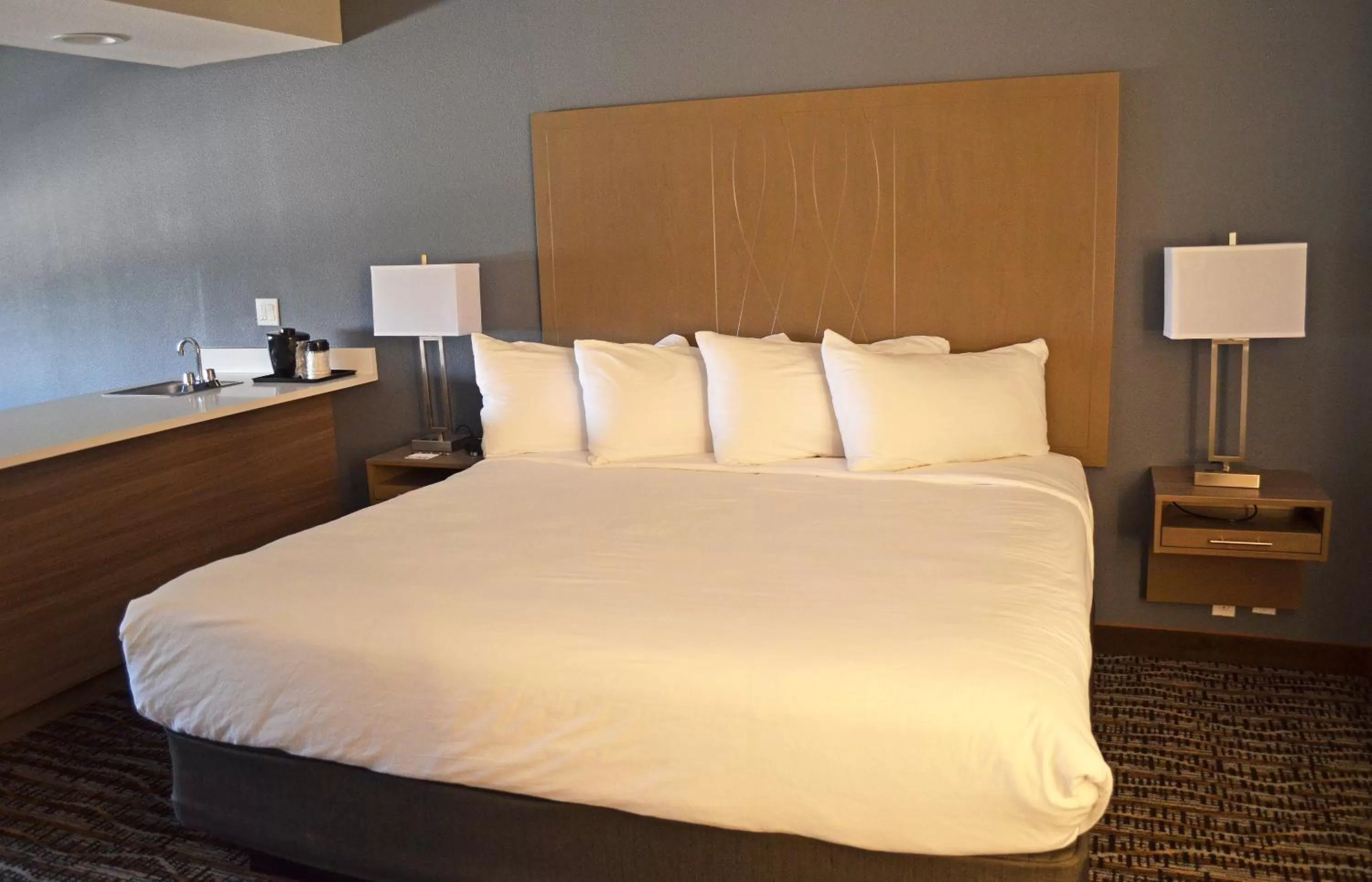 Photo of the whole room, Bed in Hotel 28 Boise Airport, an Ascend Collection Hotel