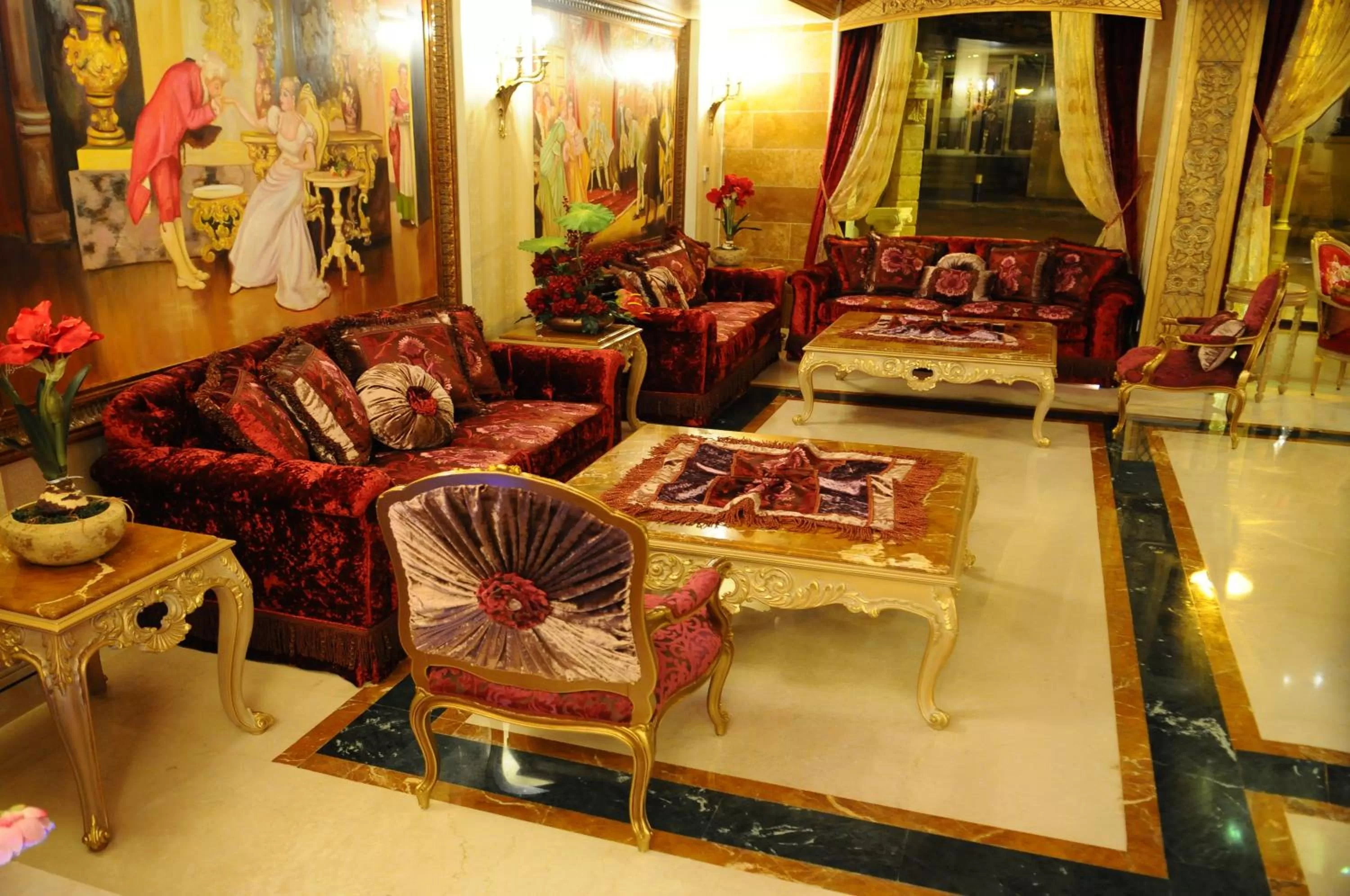 Lounge or bar in Q Hotel