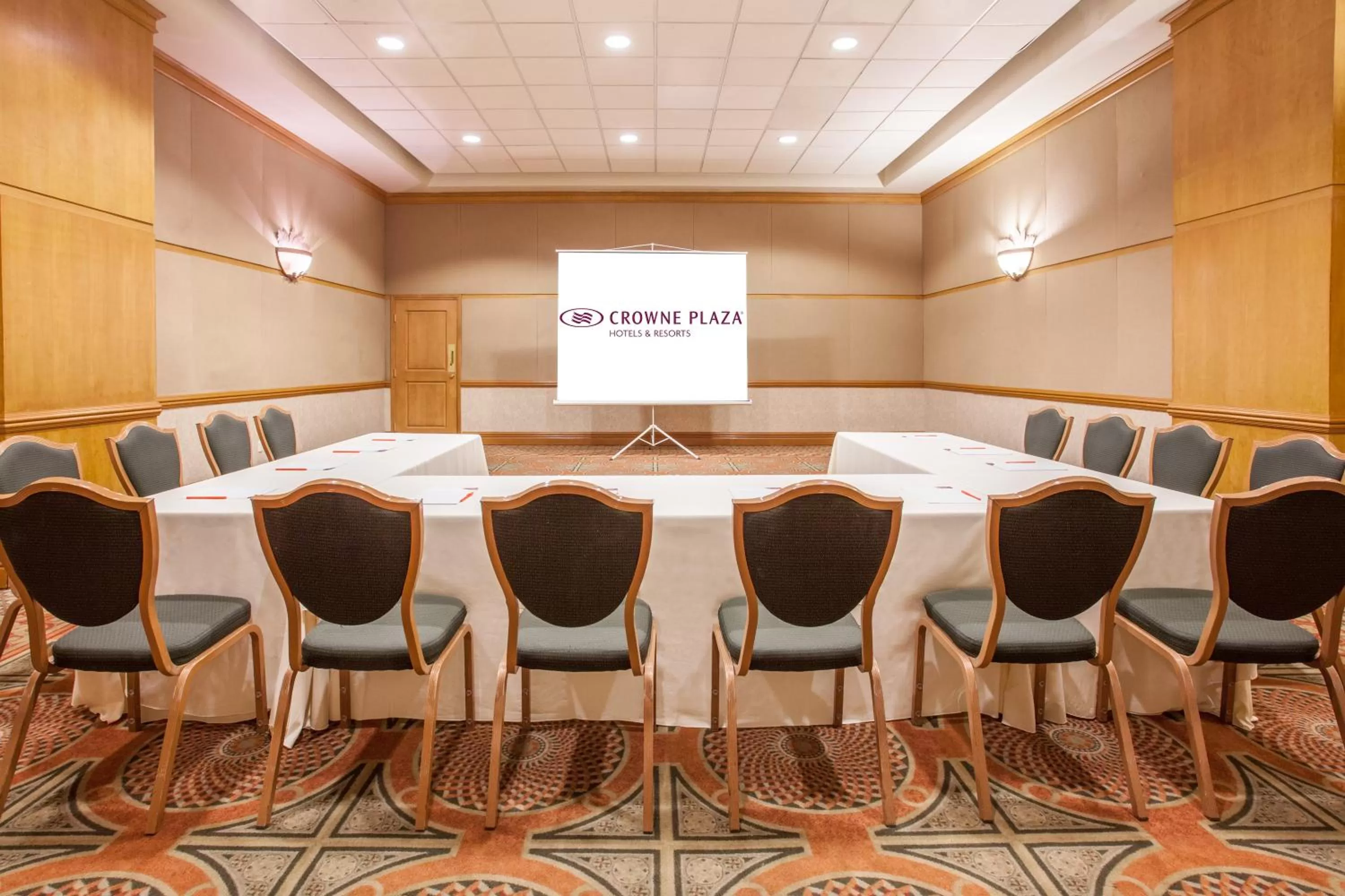 Meeting/conference room in Crowne Plaza Torreon by IHG