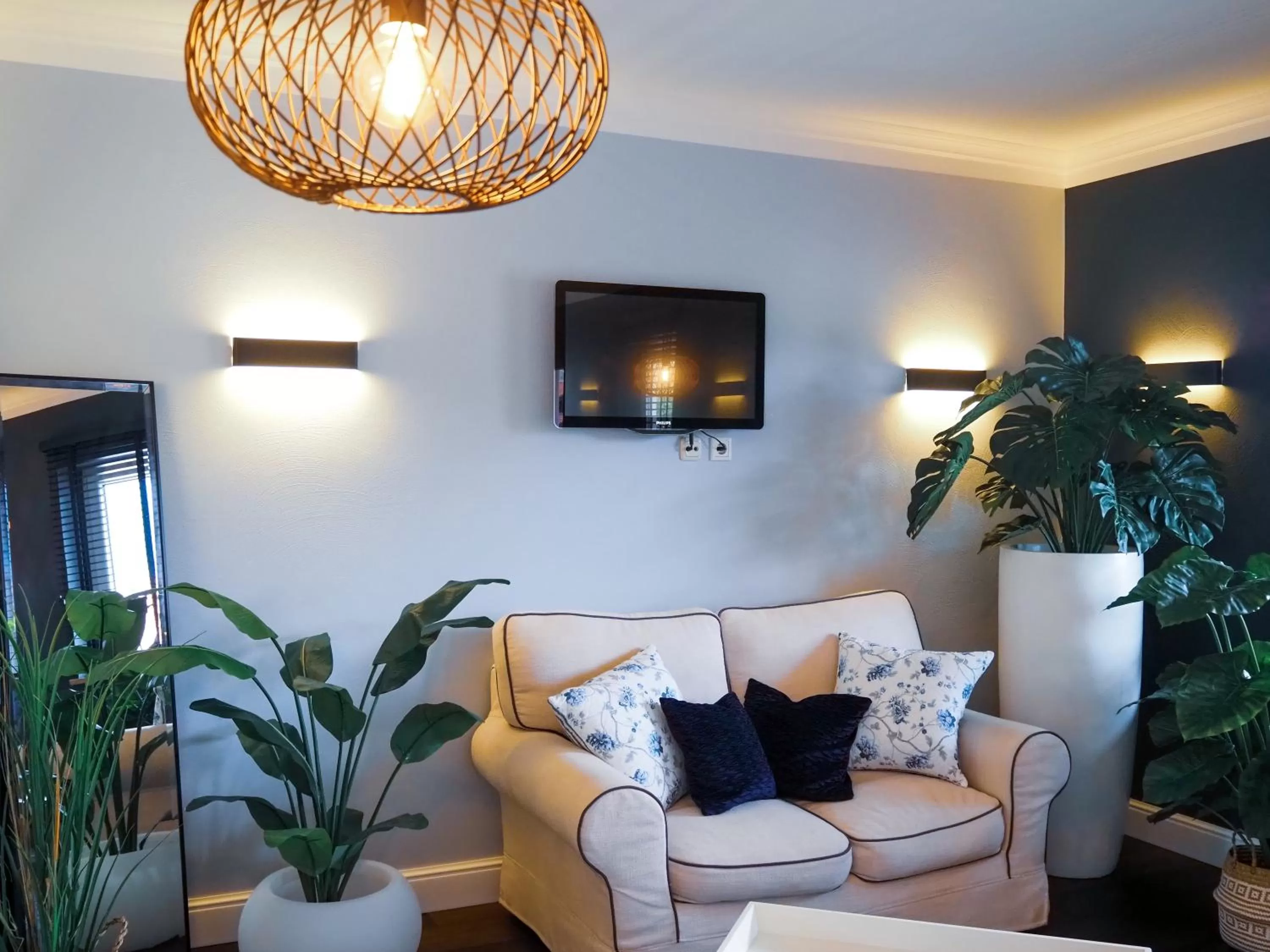 TV and multimedia, Seating Area in Sauna & Whirlpool - ALPENLIEBE APARTments