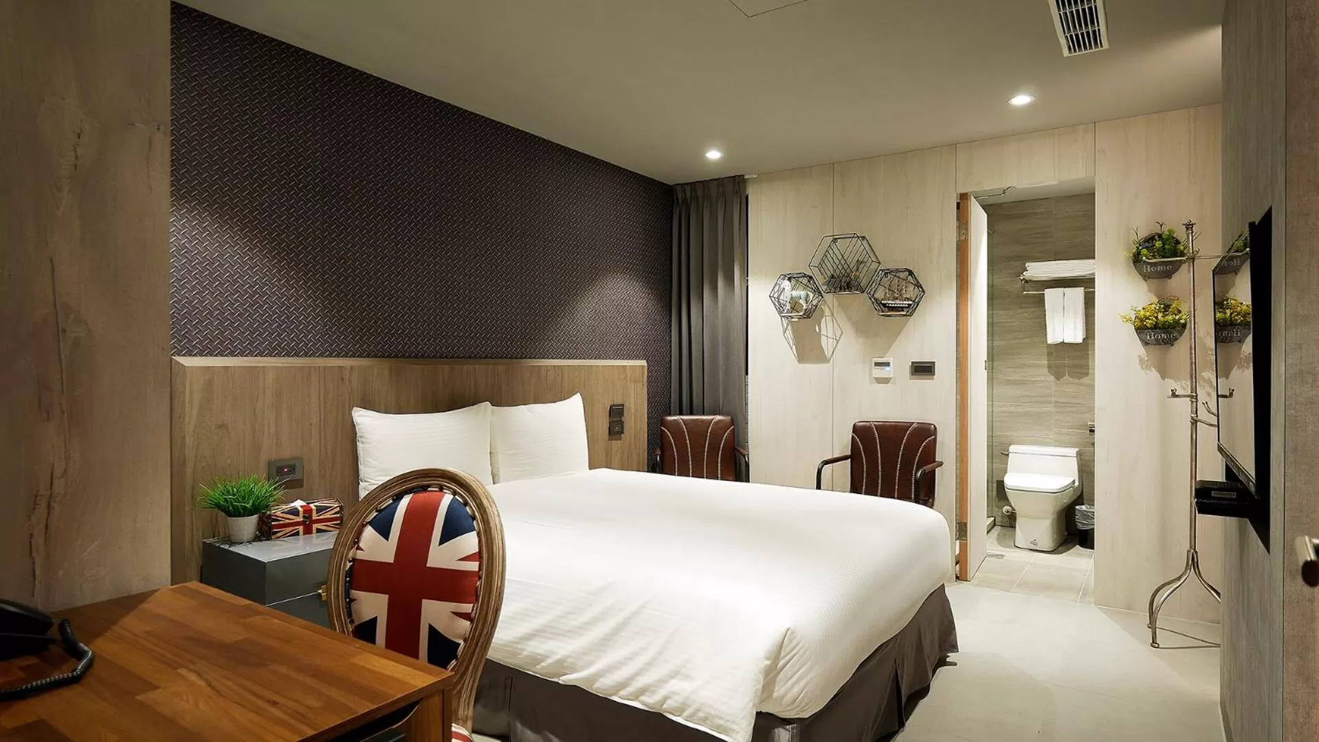 Seating area in K HOTEL