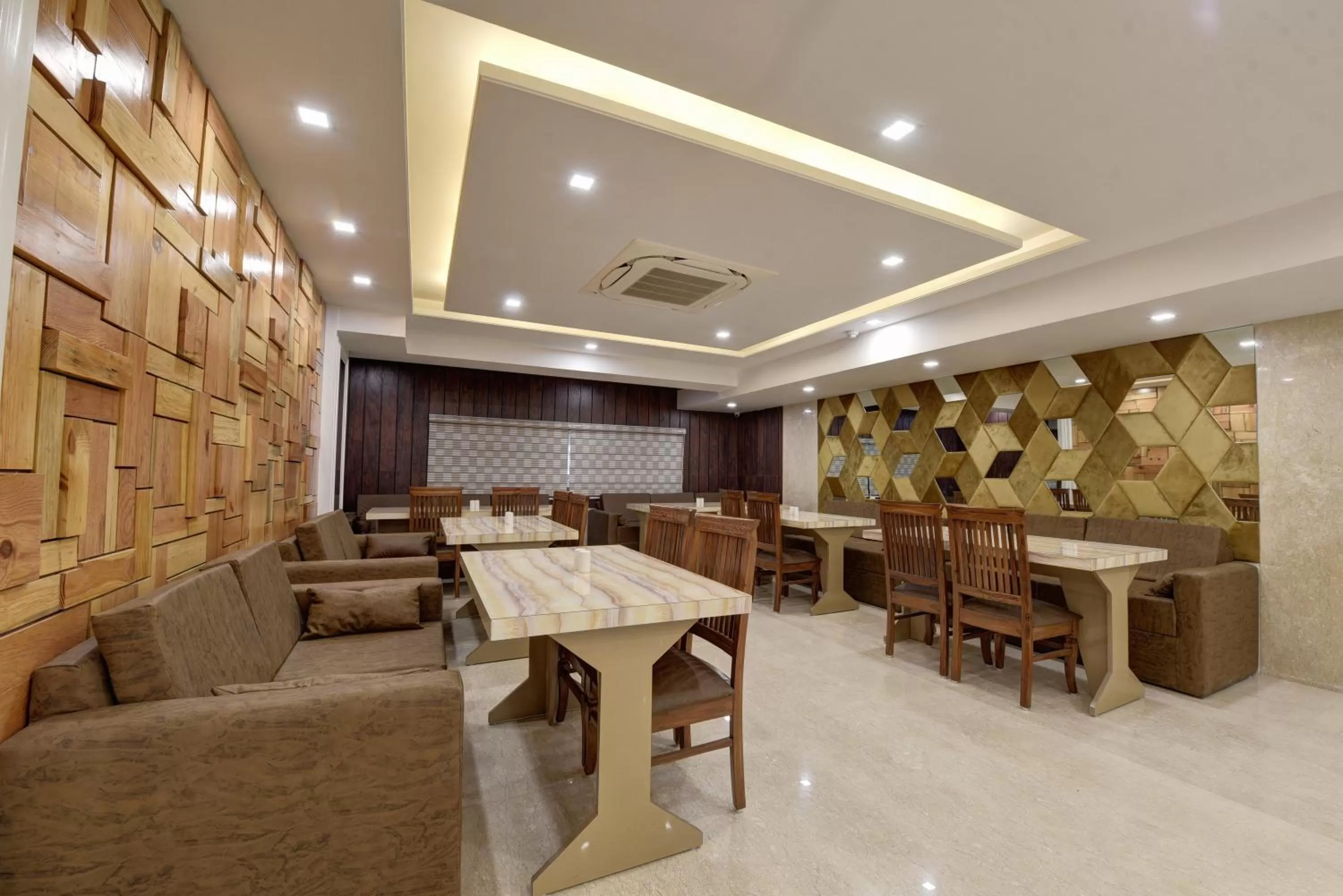 Restaurant/places to eat in GOLDEN TREE