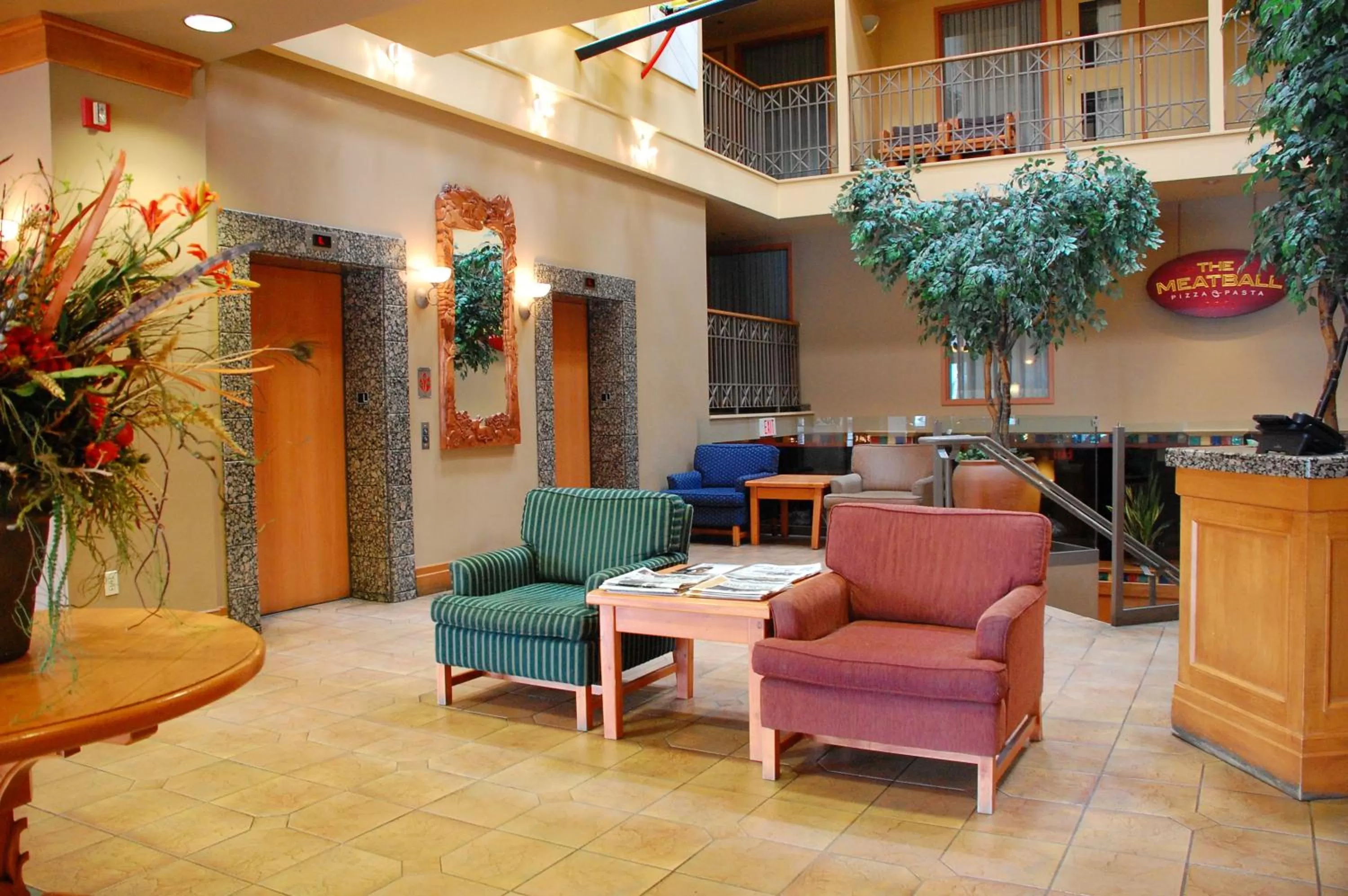 Lobby or reception in Banff Ptarmigan Inn