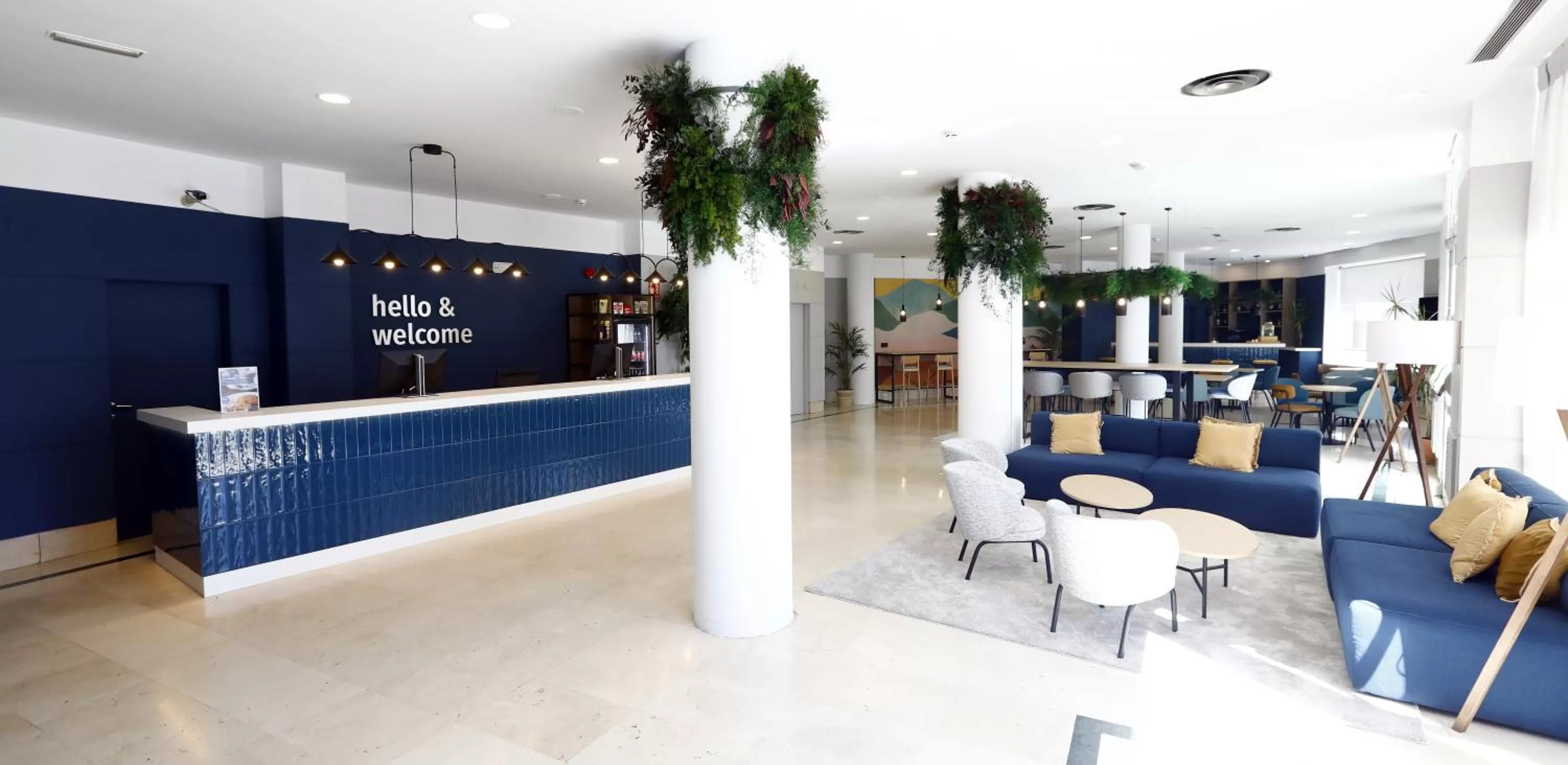 Lobby or reception in Travelodge Madrid Coslada Aeropuerto