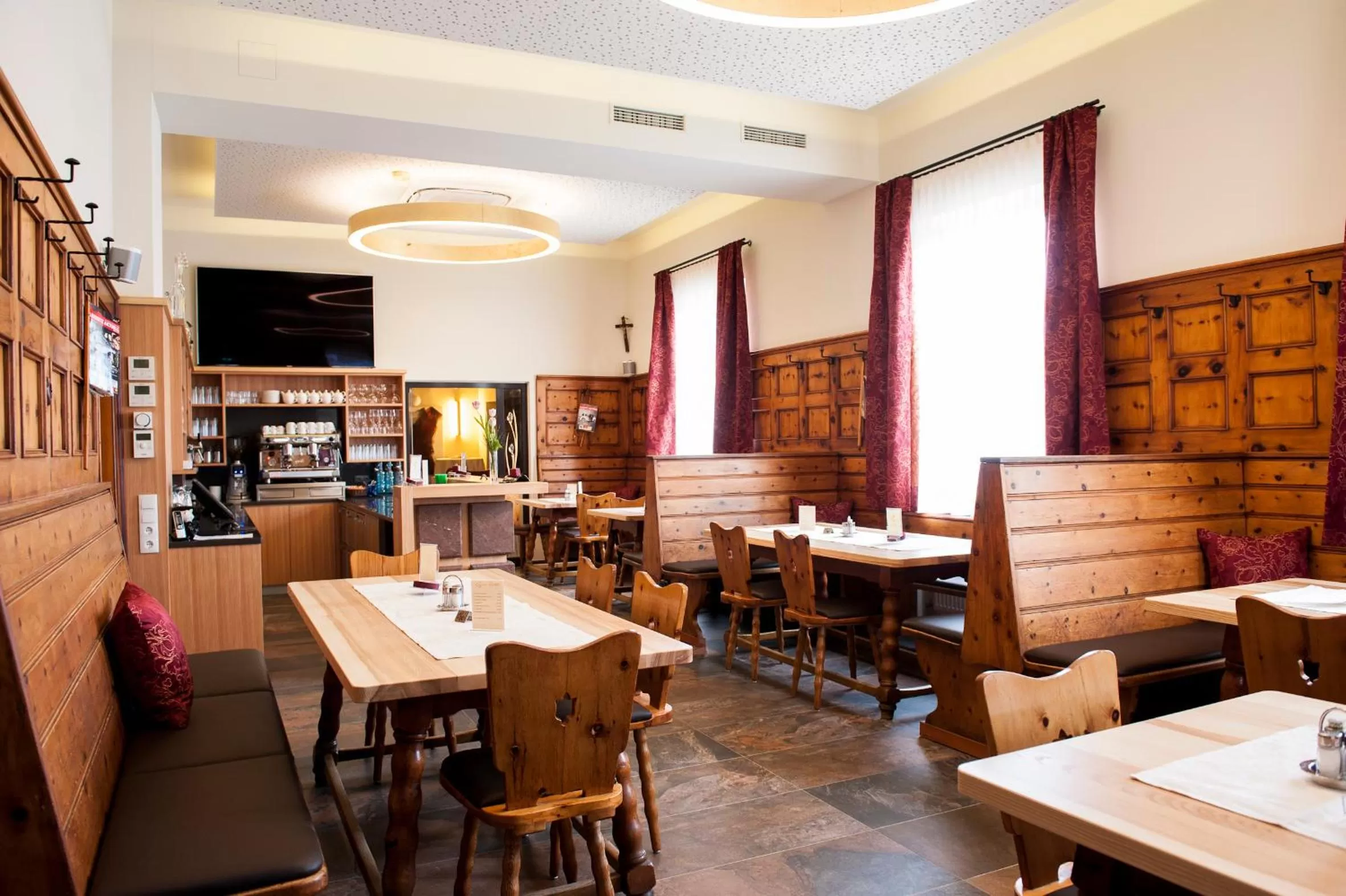 Restaurant/places to eat in Hotel Guidassoni