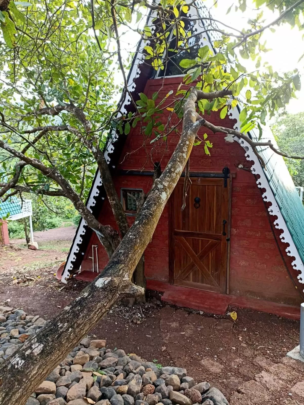 Facade/entrance in Porsu