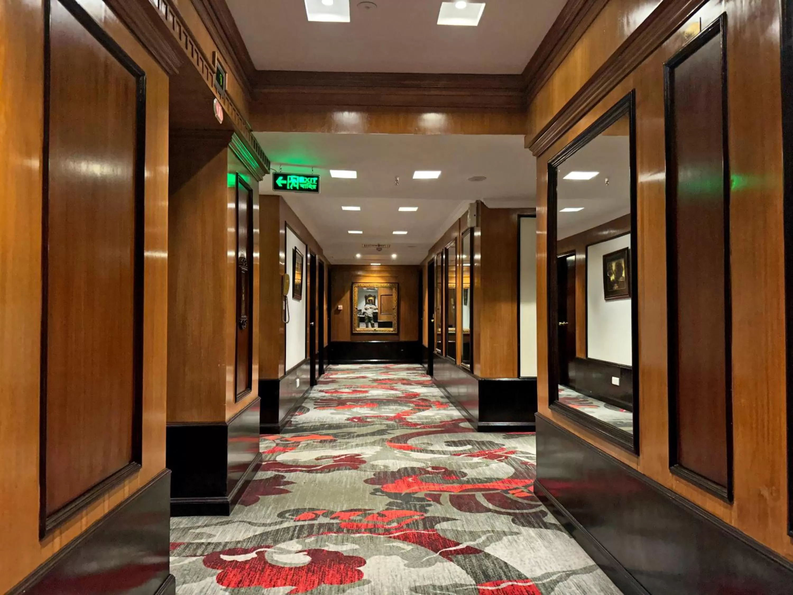 elevator in Hotel Sarina