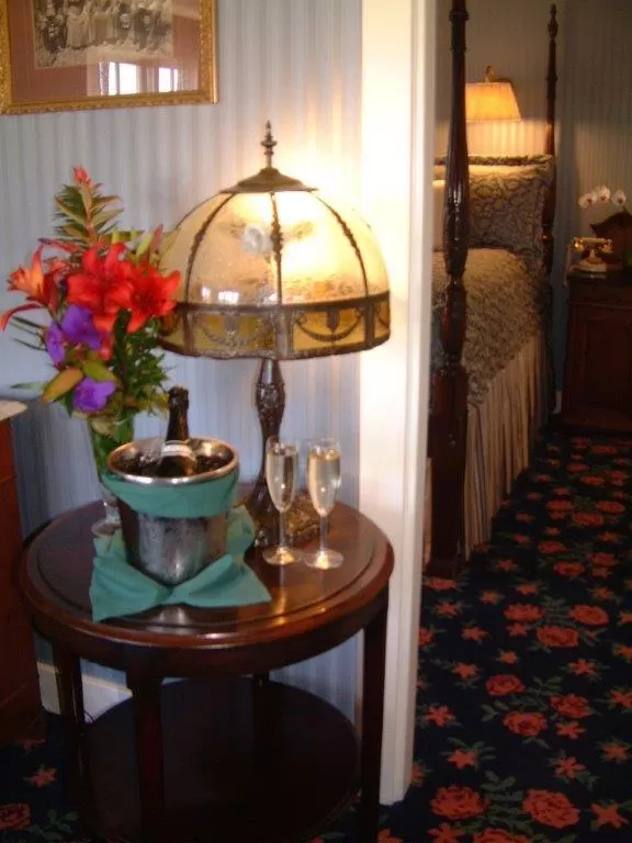 Bedroom in Mendocino Hotel & Garden