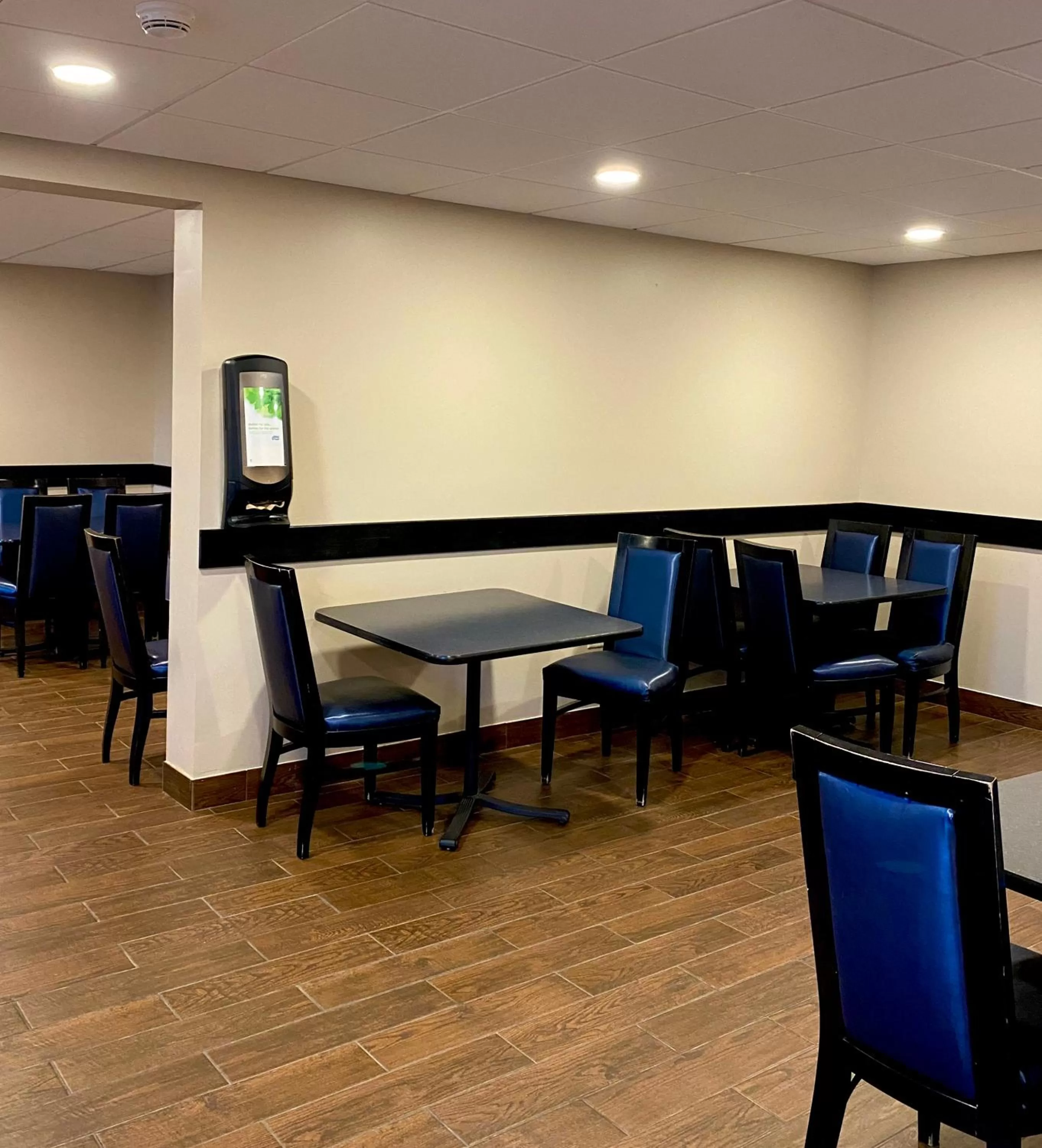Restaurant/places to eat in Quality Inn Bangor Airport
