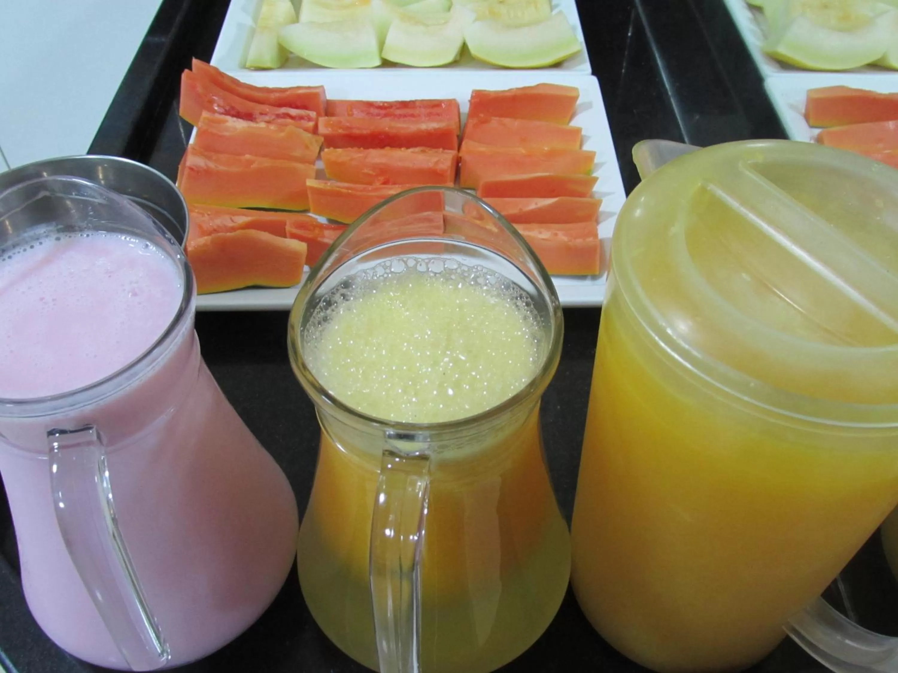 Drinks in Hotel Monteneve a 2 minutos do Bom Retiro, a 8 minutos da 25 de Março a 100 metros da estação de trem para Aeroporto Internacional de Guarulhos