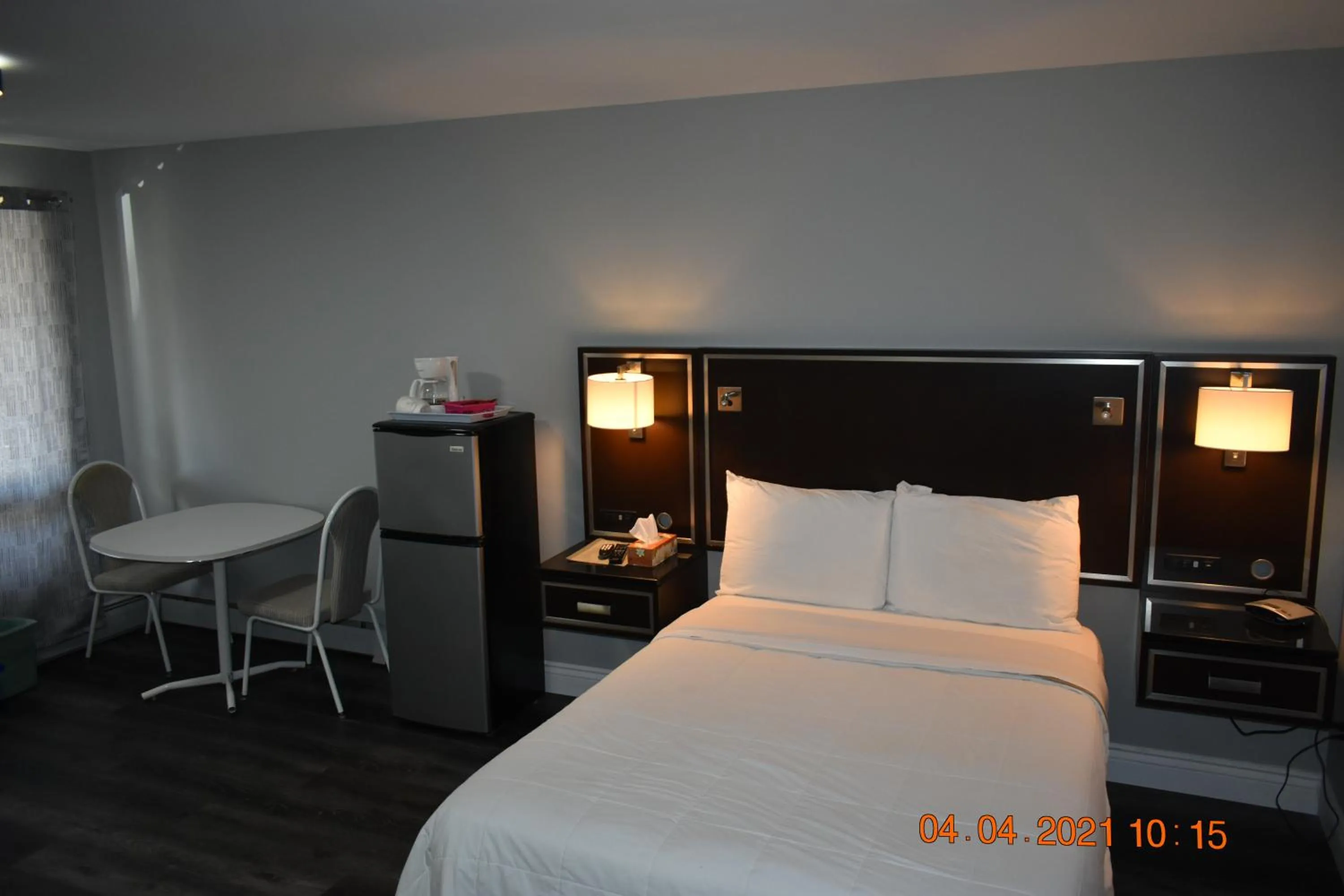 Bed in Time Travellers Motel