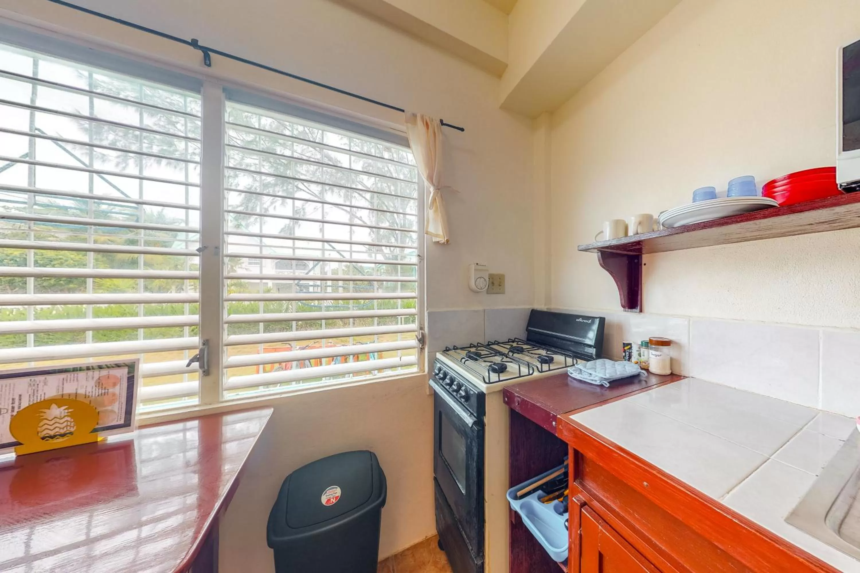 Kitchen/Kitchenette in Palmetto#1 @ Island Cabanas