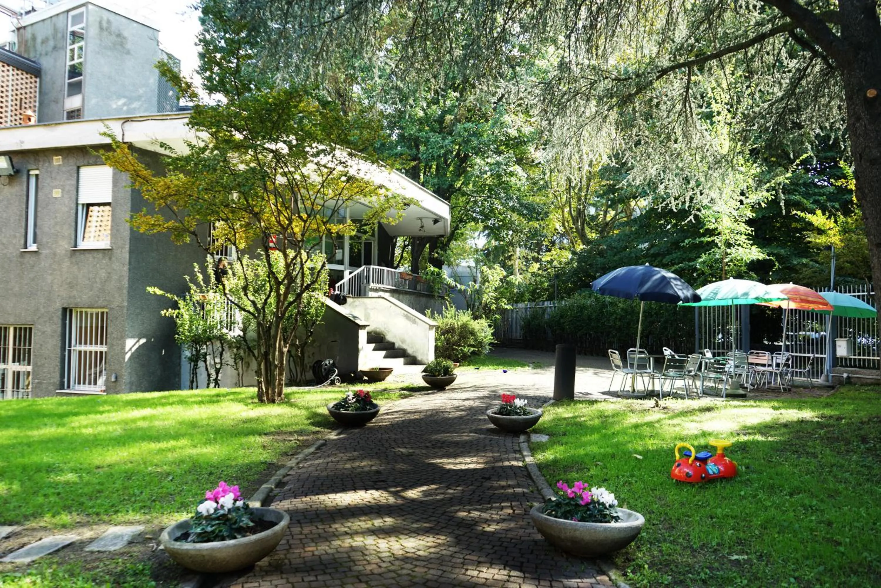 Property building in Hi! Ostello Milano