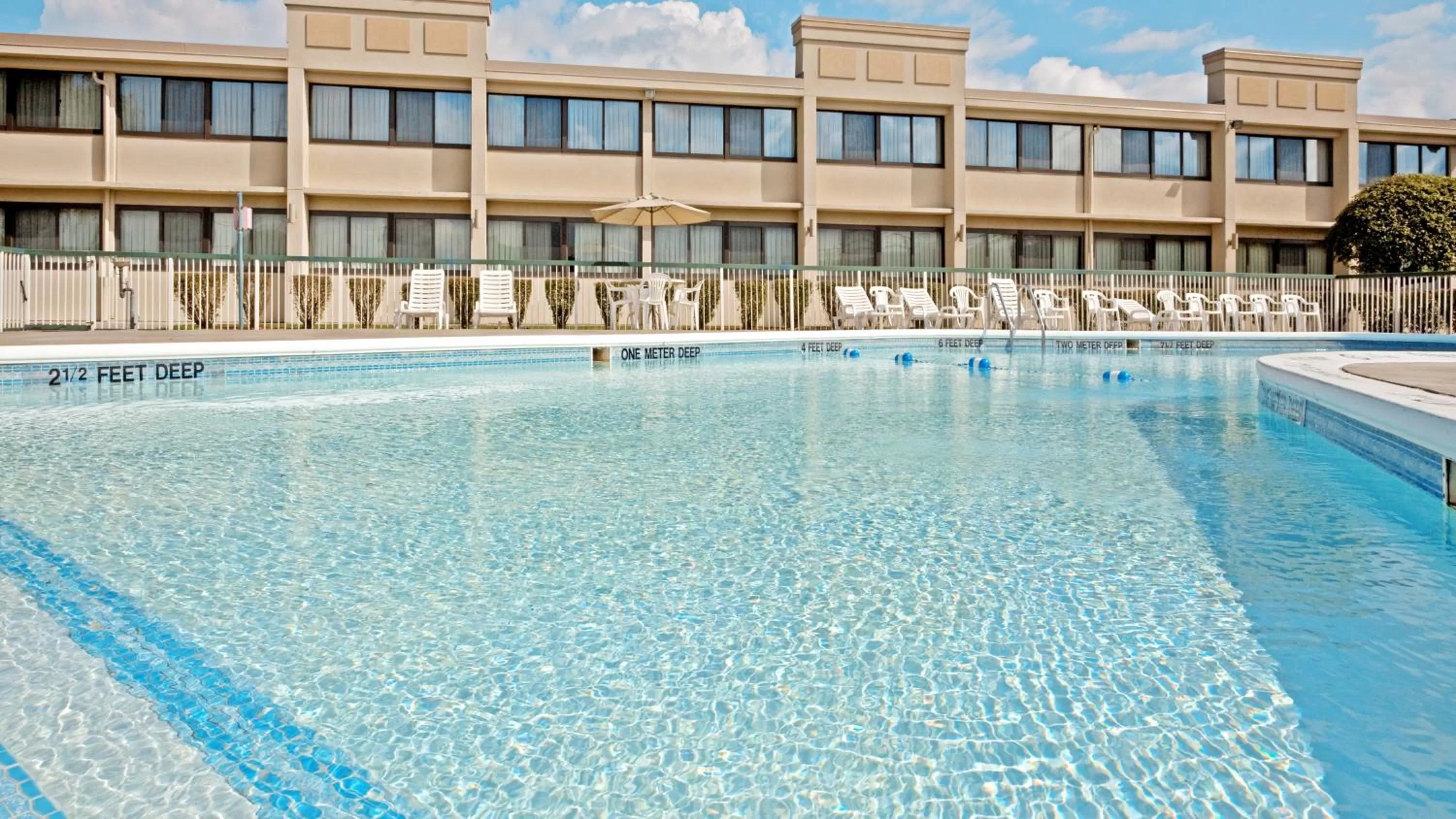 Swimming pool in Quality Inn Horseheads