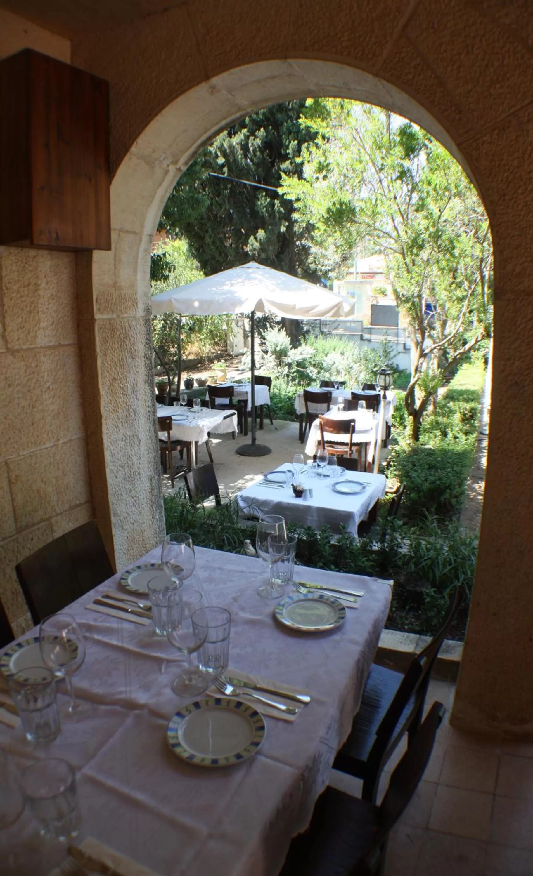 Restaurant/Places to Eat in Lishansky Since 1936