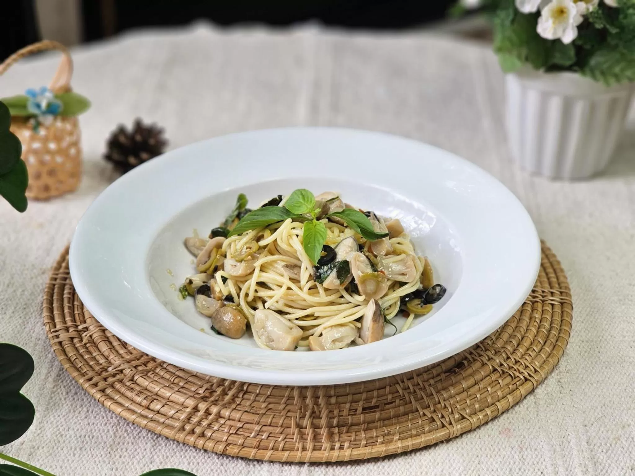 Food and drinks in Cosy Beach Hotel - SHA Extra Plus