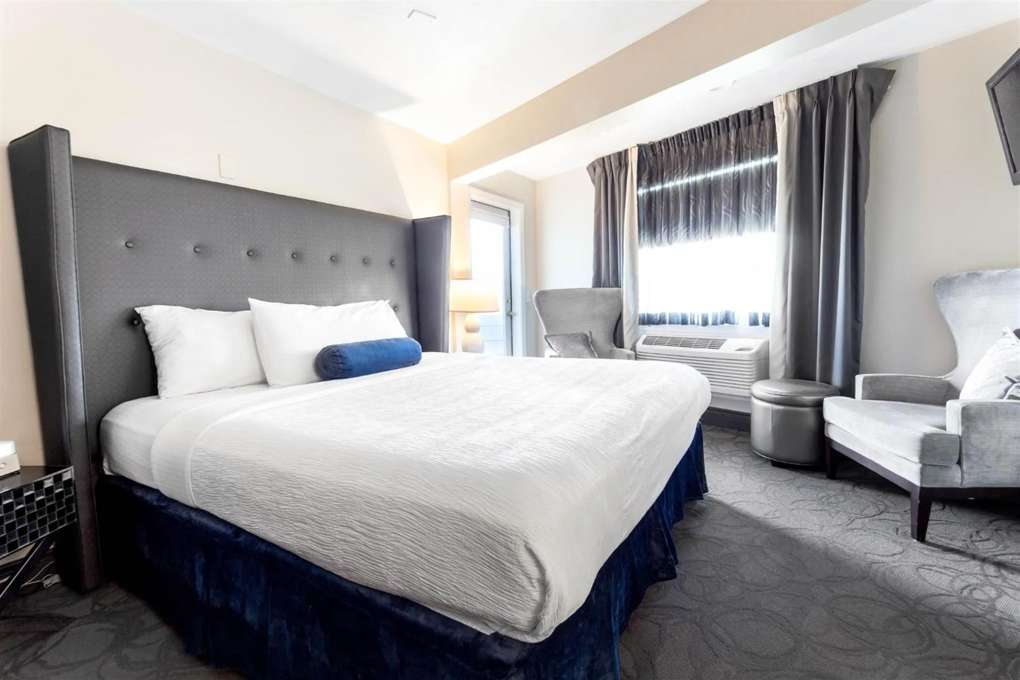 Bedroom, Bed in Aqua Blue Hotel