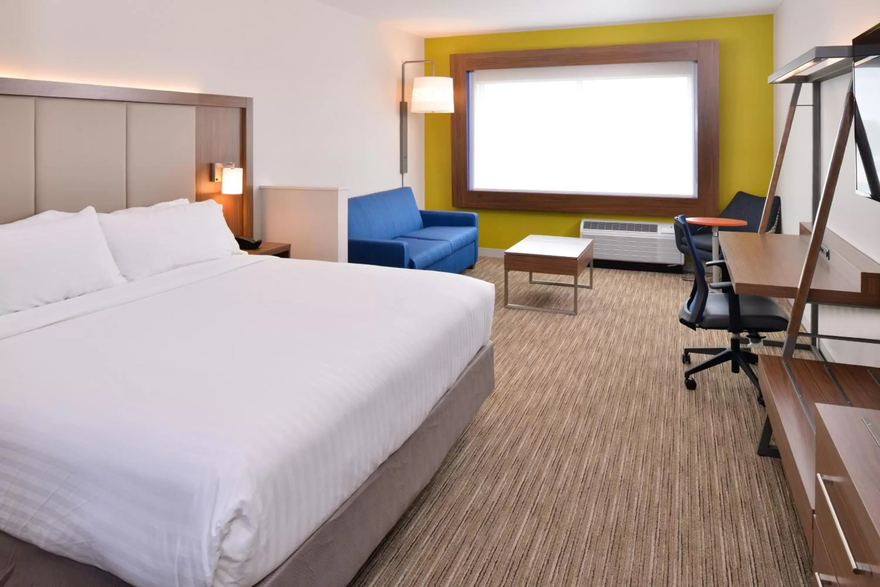 Holiday Inn Express & Suites Madison by IHG Holiday Inn Express & Suites Madison by IHG
