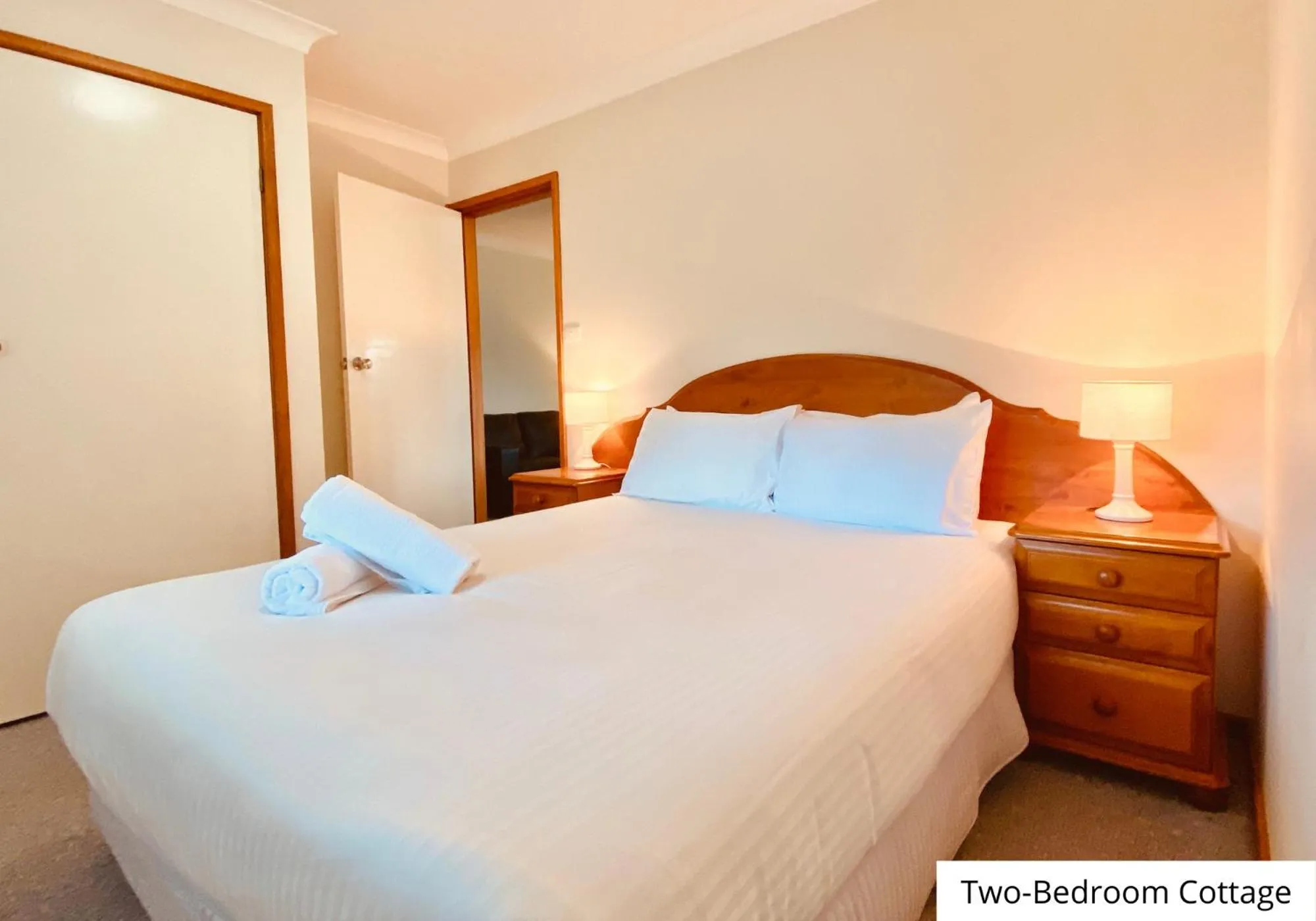 Bedroom, Bed in Pokolbin Village Estate