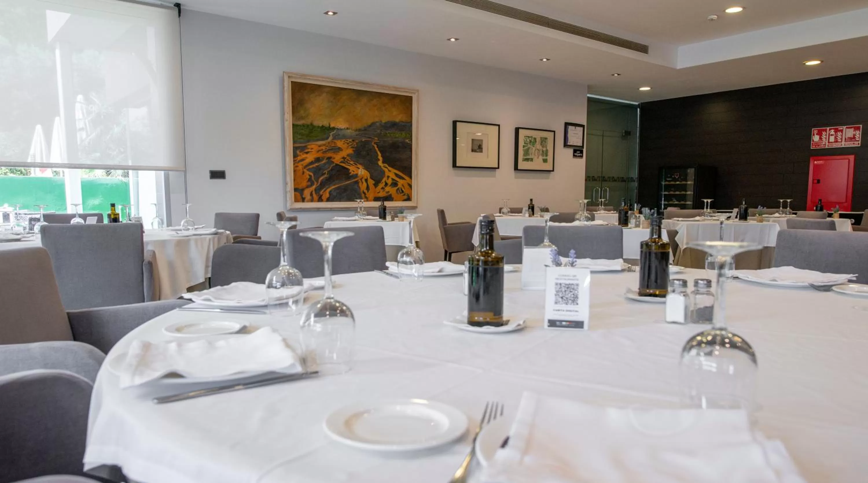 Restaurant/places to eat in Sercotel Riscal