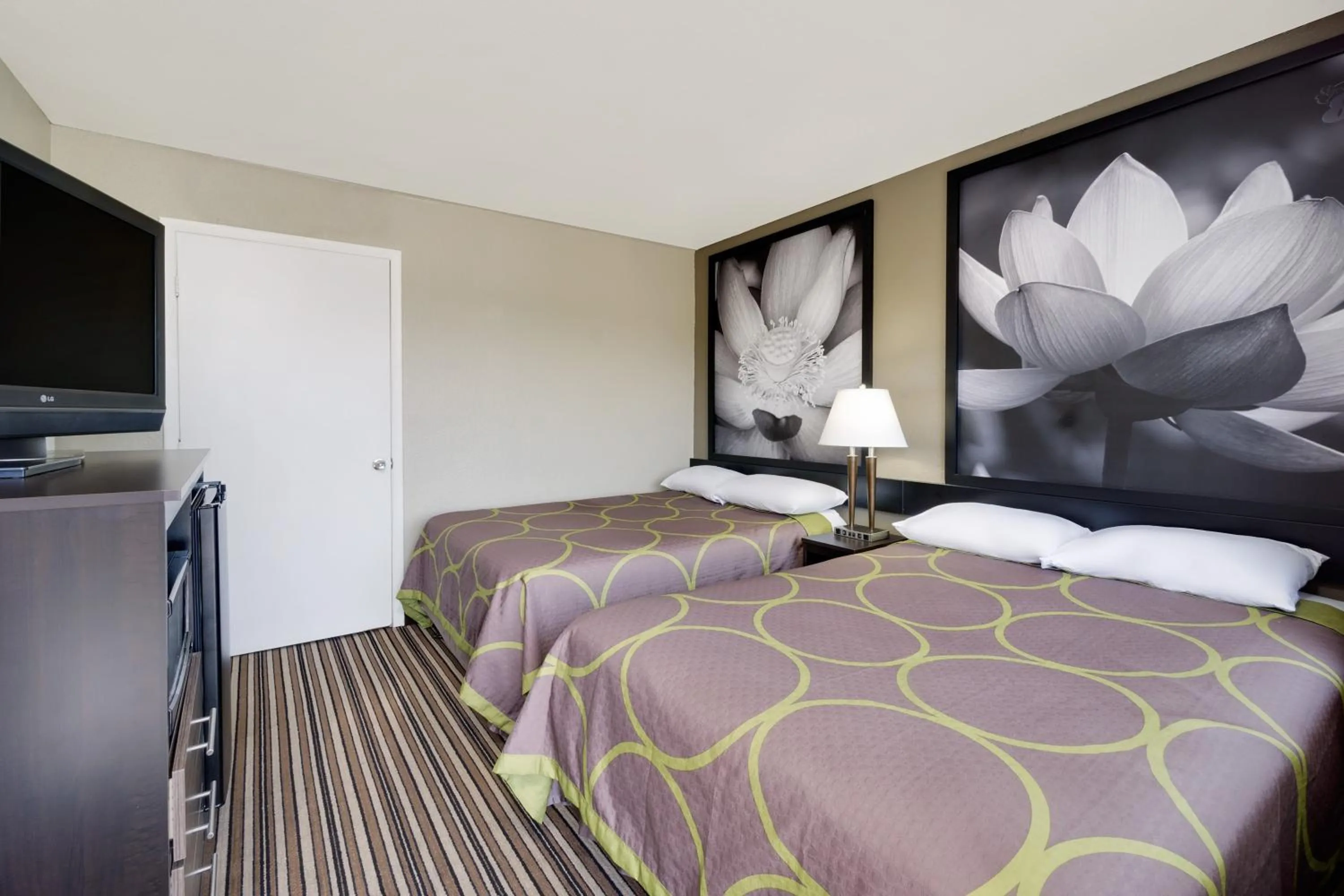 Bedroom, Bed in Super 8 by Wyndham Florence