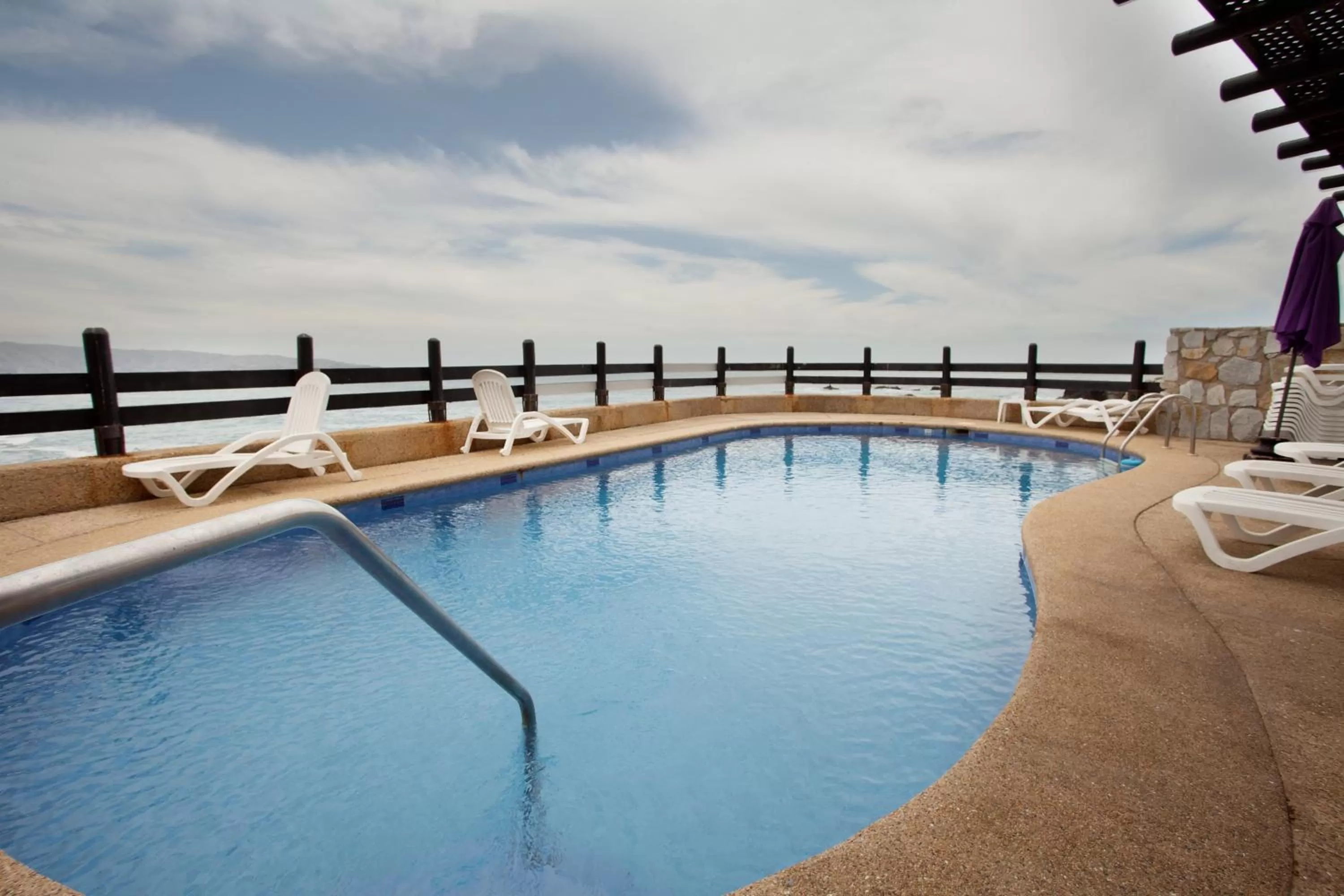 Day in Hotel Oceanic