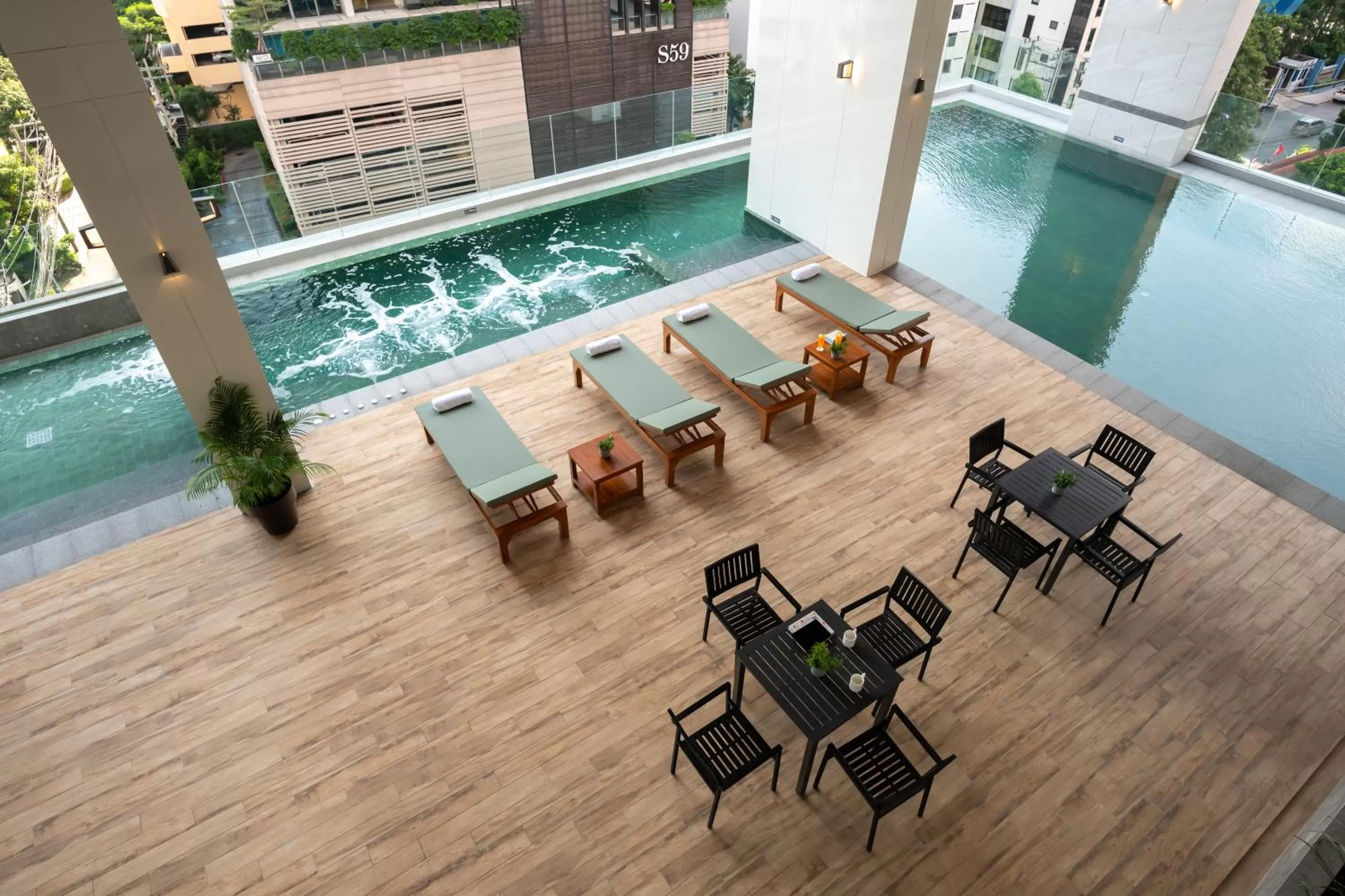 Swimming pool in Jasmine 59 Hotel