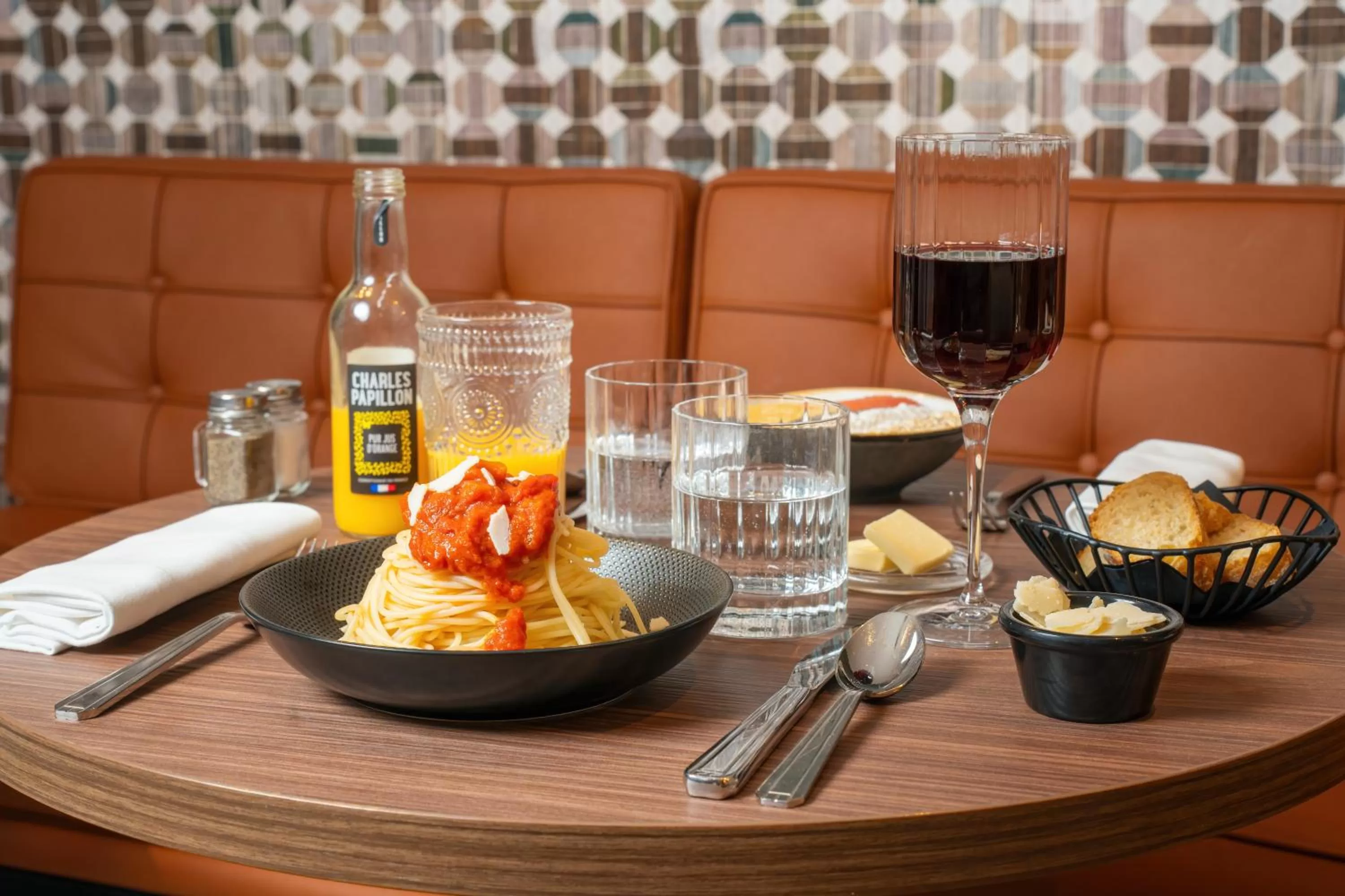 Restaurant/places to eat in Le Splendid Hotel Lac D'Annecy - Handwritten Collection