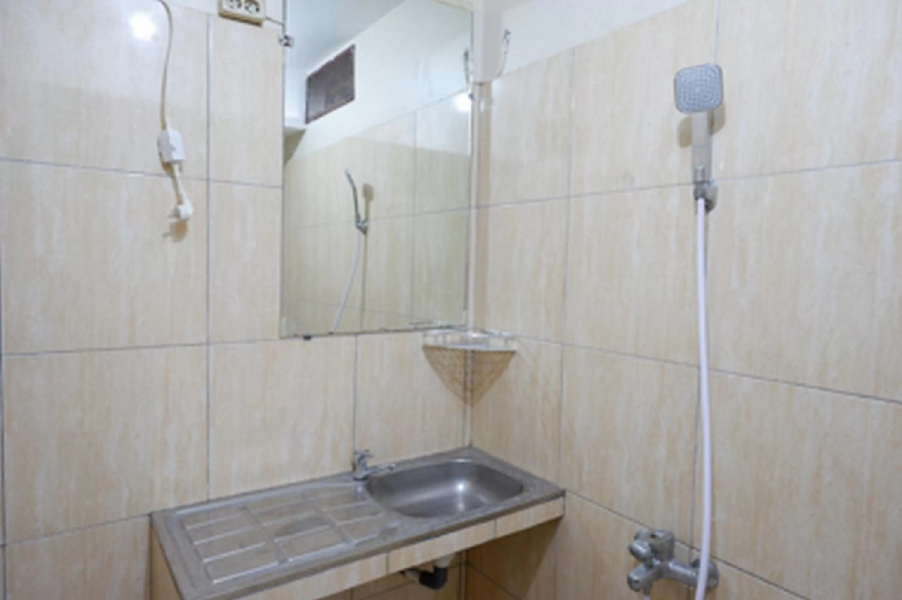 RedDoorz near RSUD Kudus