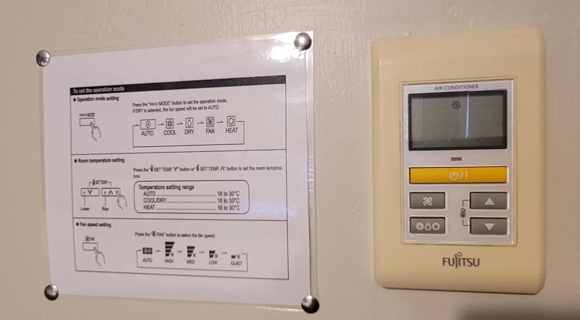 Logo/Certificate/Sign in Beachwalker Inn & Suites