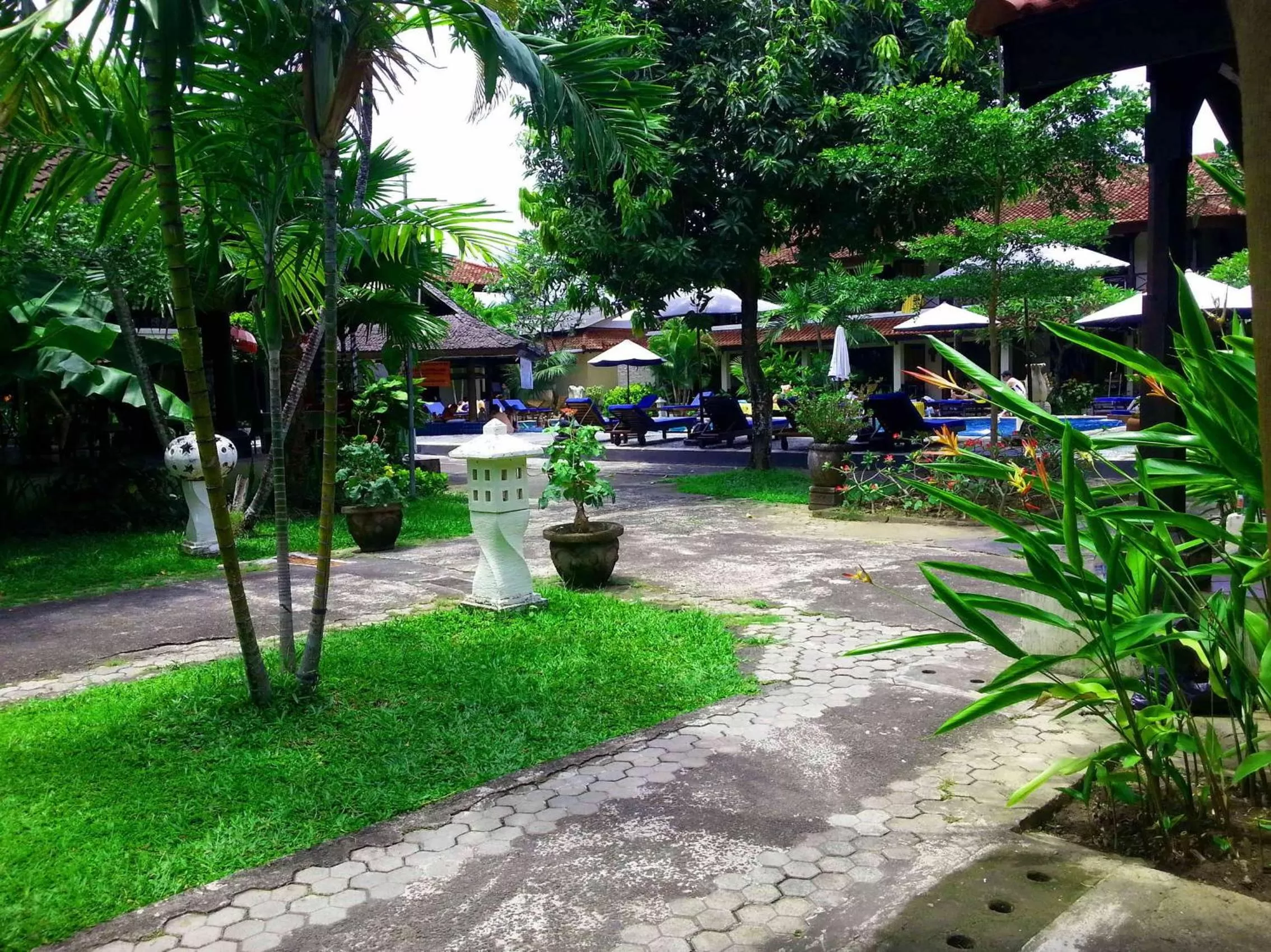 Garden in Legian Paradiso Hotel