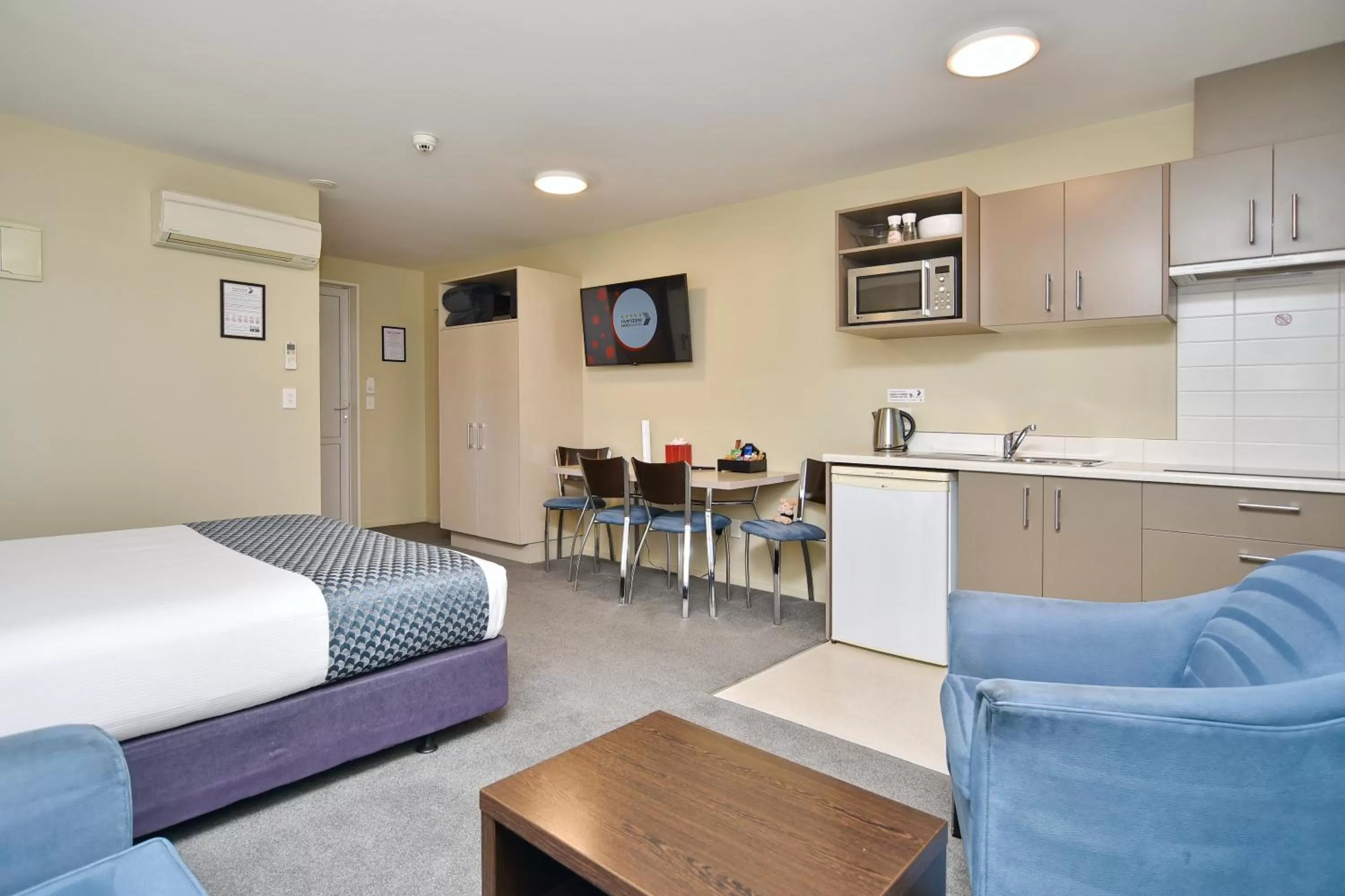 TV and multimedia, Bed in The Riverstone