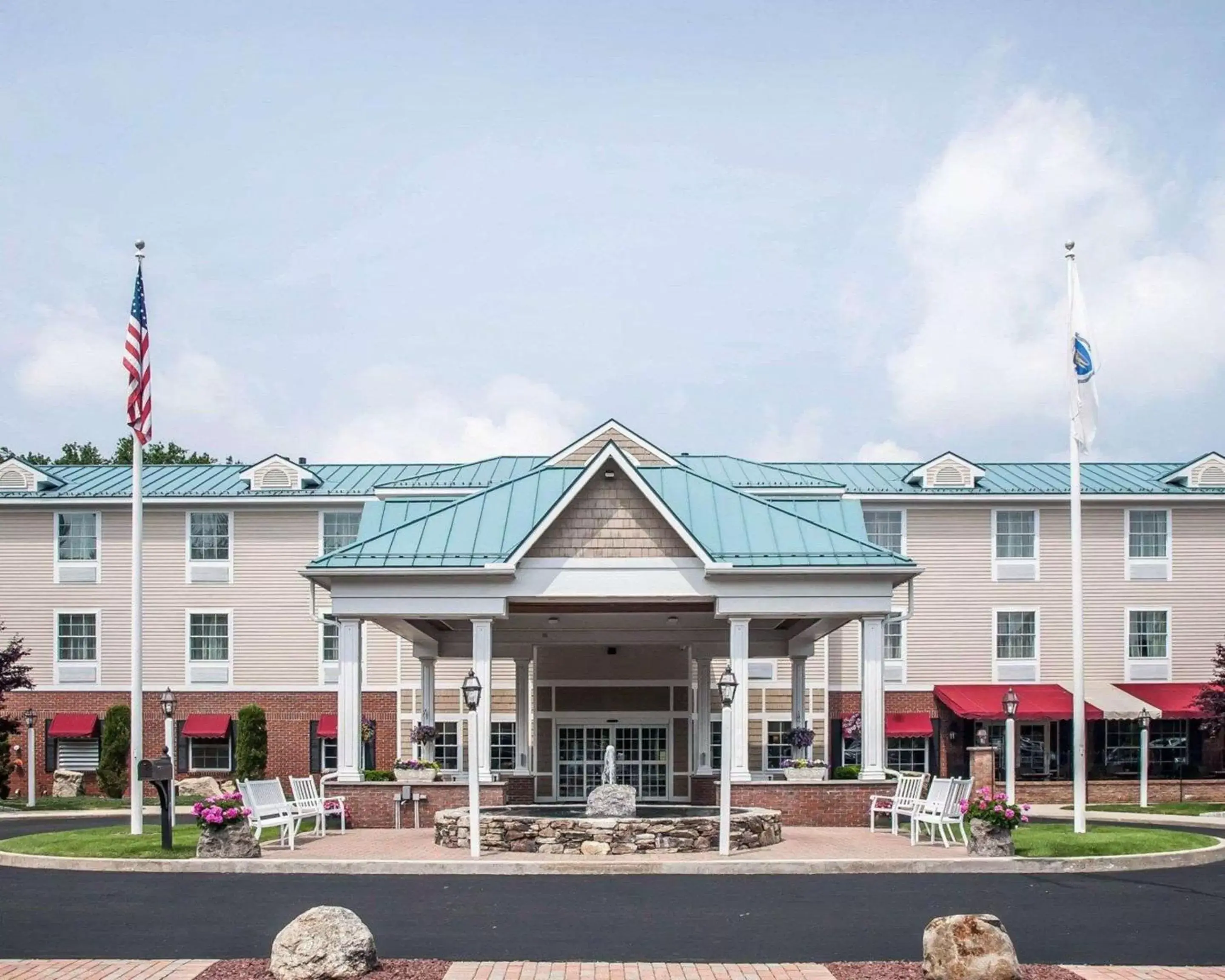 Comfort Inn & Suites Sturbridge-Brimfield Comfort Inn & Suites Sturbridge-Brimfield