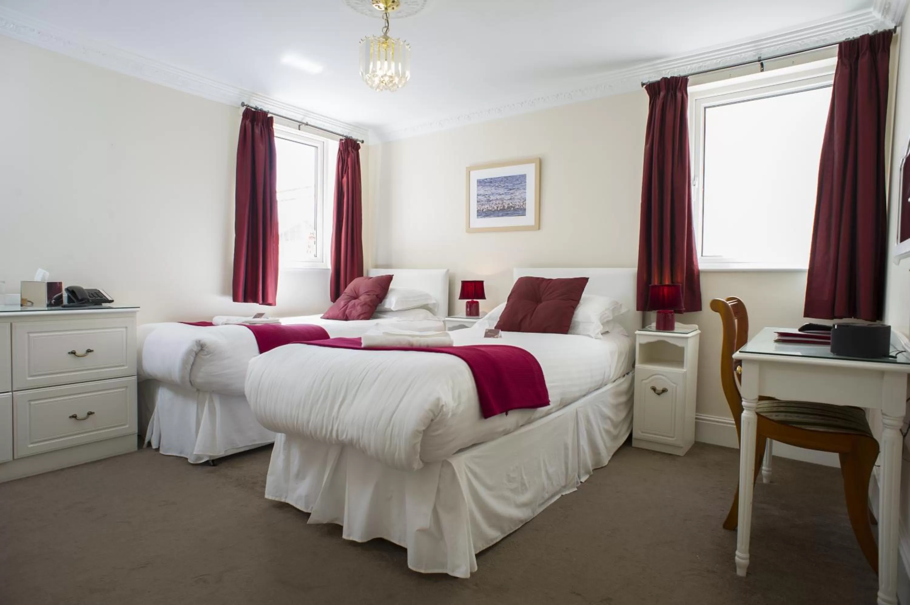 Twin Room in Ellan Vannin Hotel