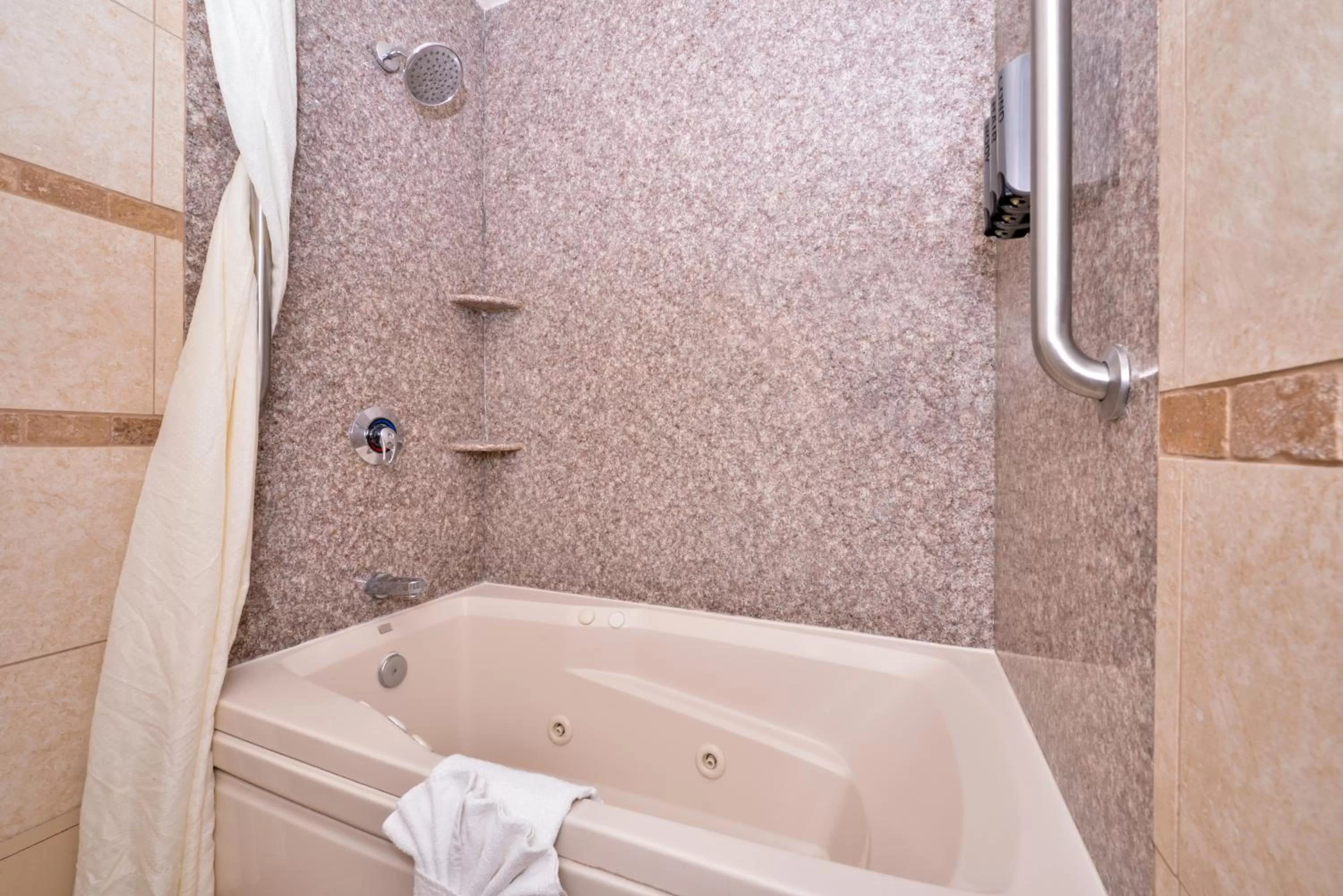 Shower in Hotel Heritage