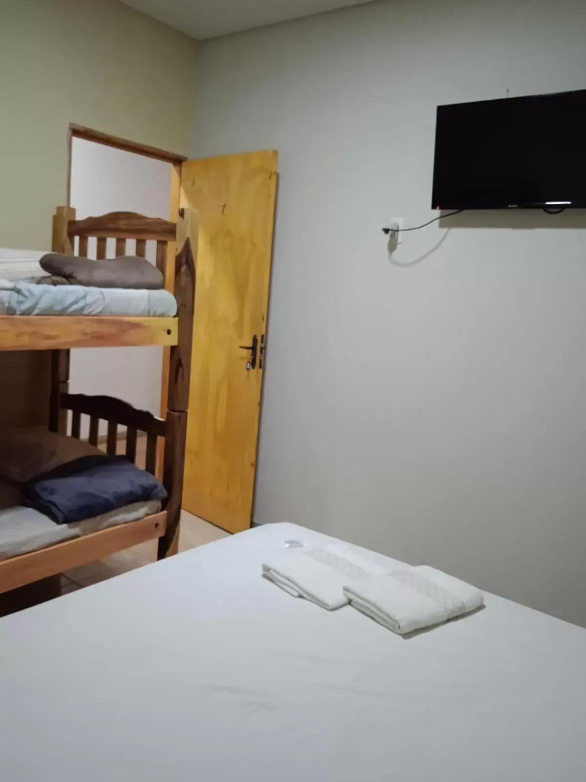 Economy Quadruple Room in Hotel Pousada Aeroporto Economy Quadruple Room in Hotel Pousada Aeroporto